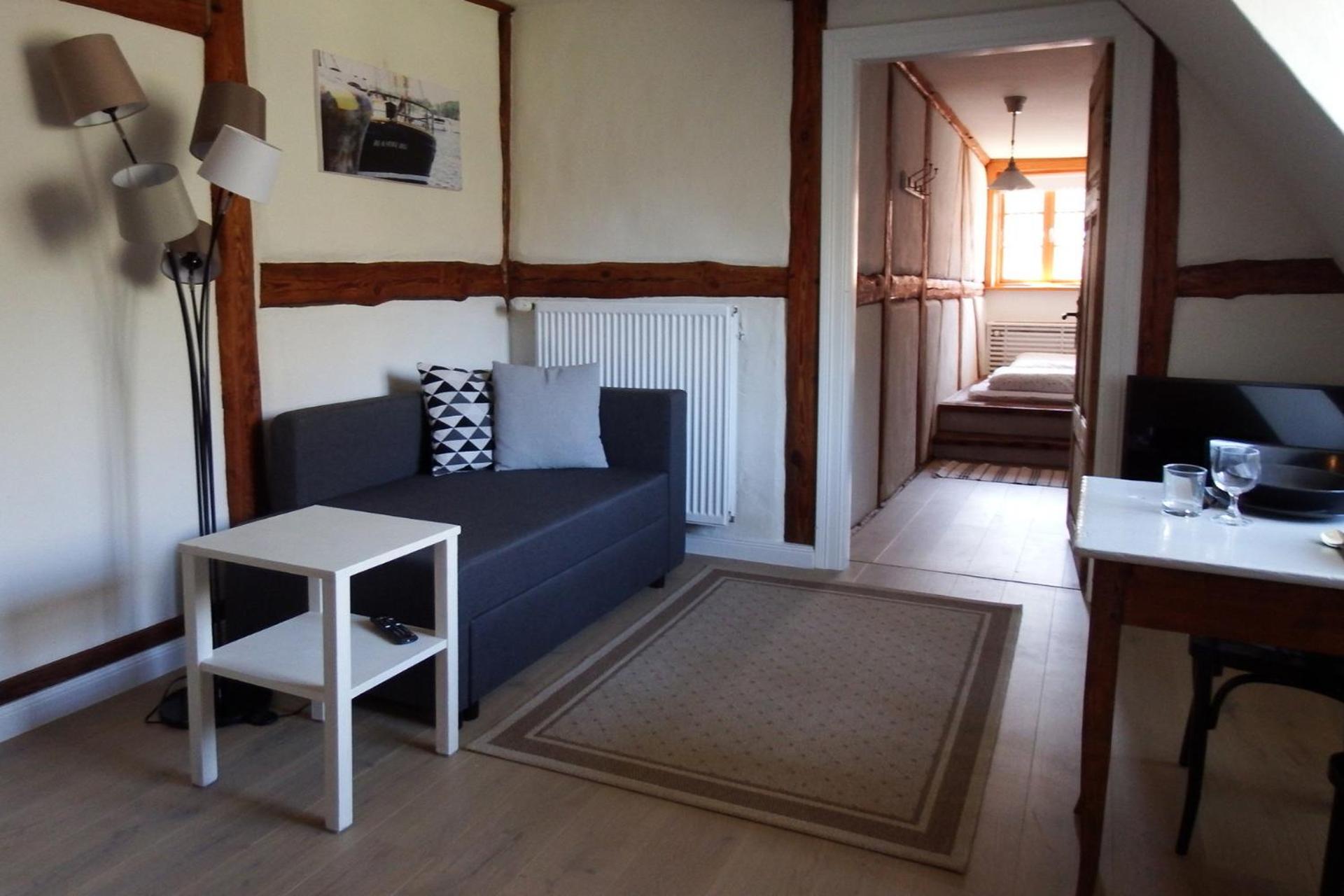 One-Bedroom Apartment photo 1