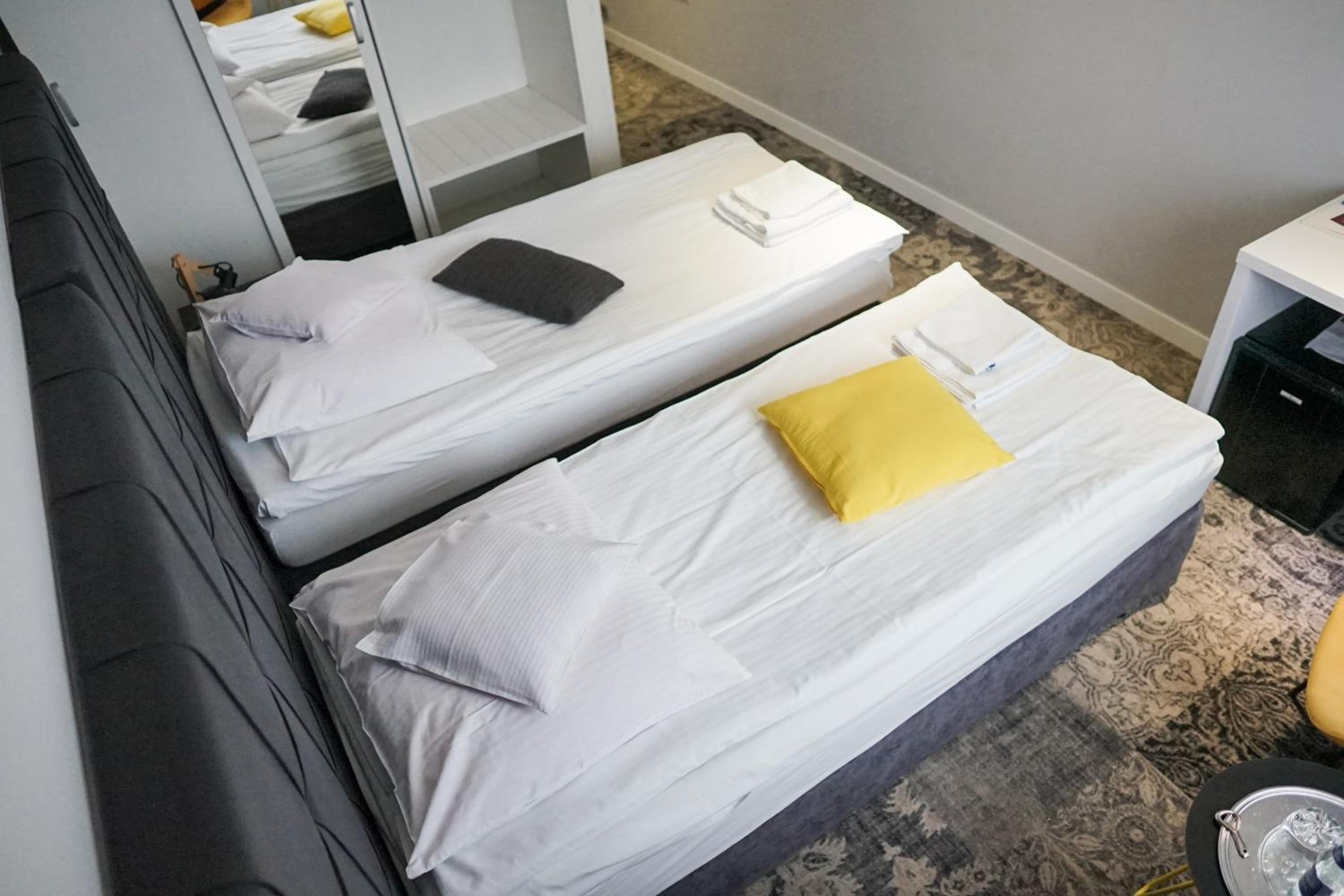 Superior Twin Room - Photo 4