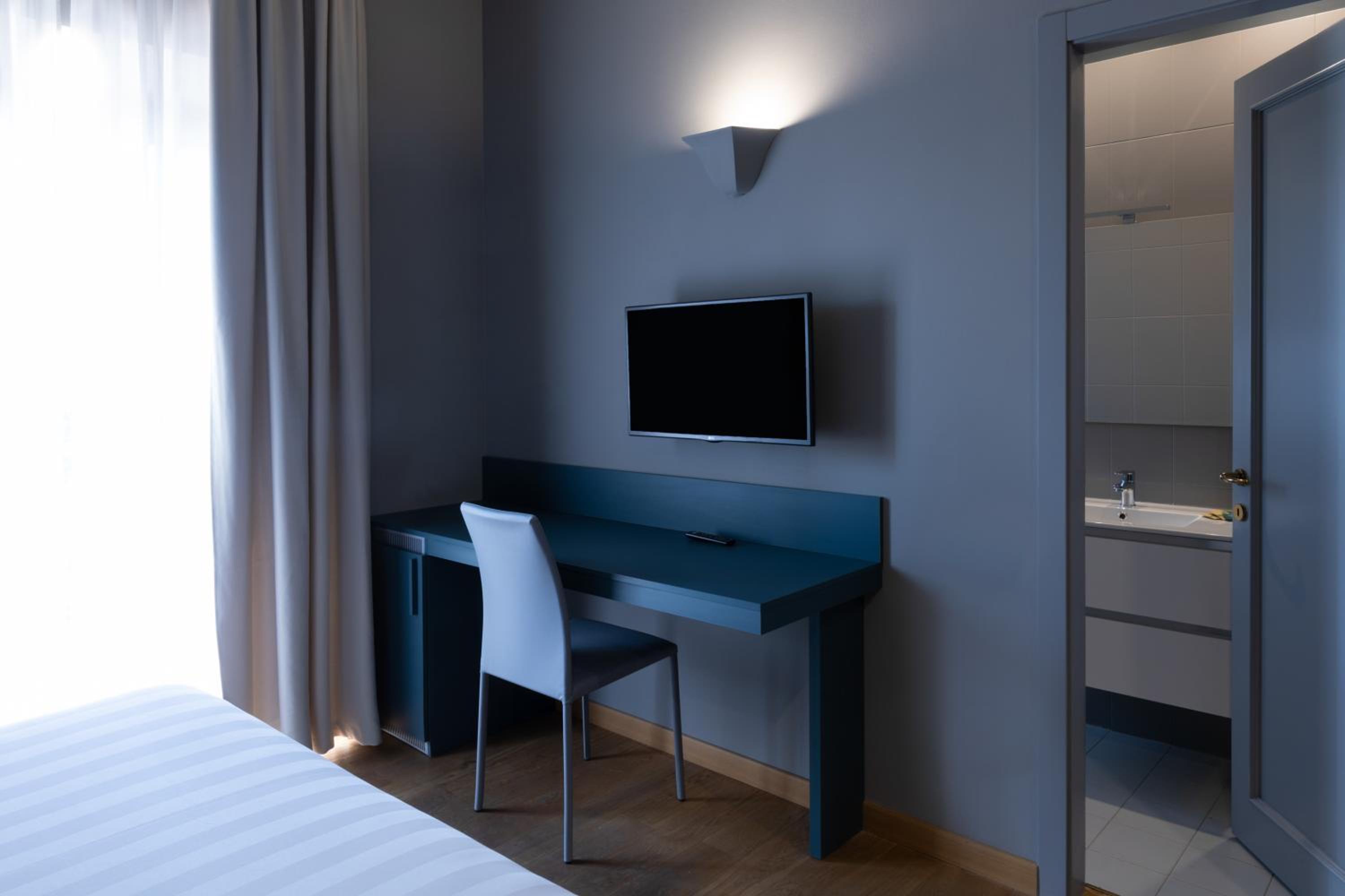 Double Room - Photo 8