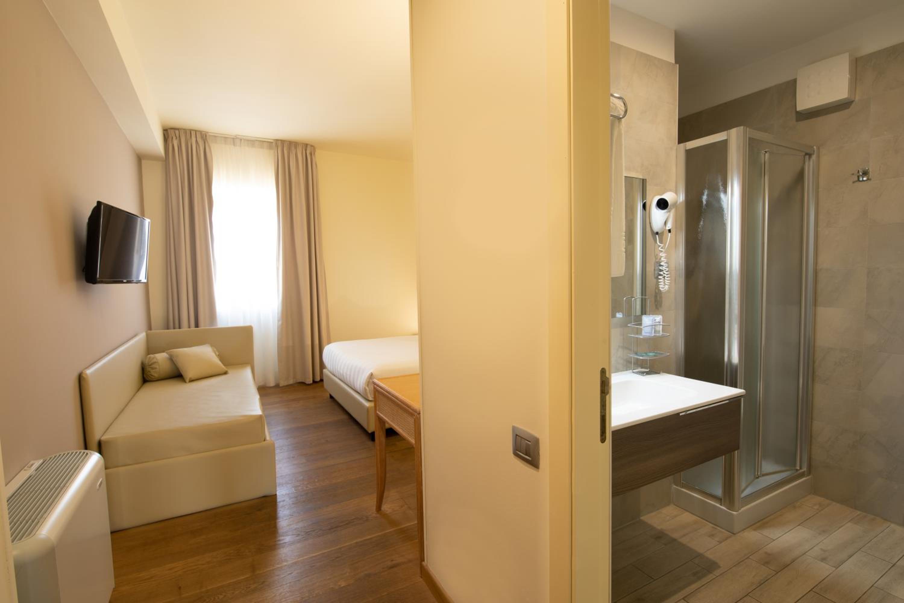 Triple Room - Photo 3