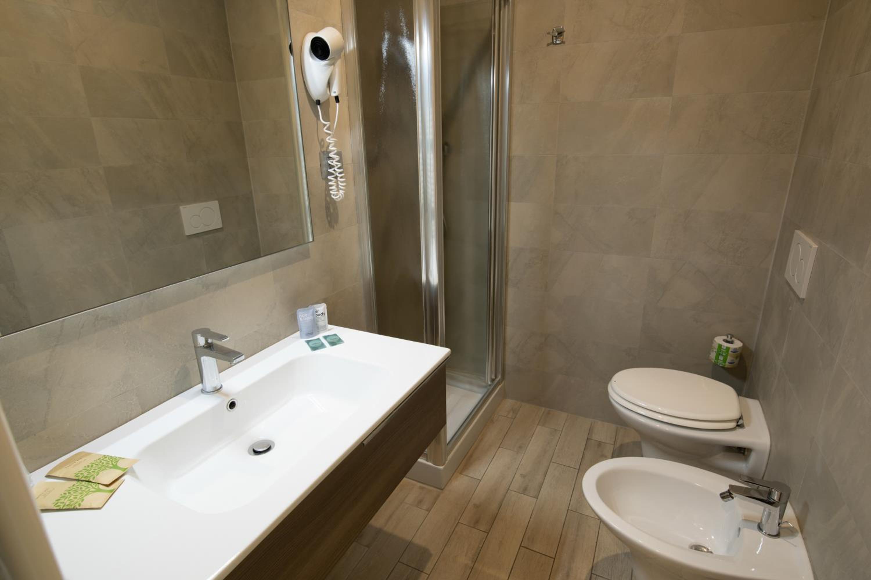 Triple Room - Photo 2
