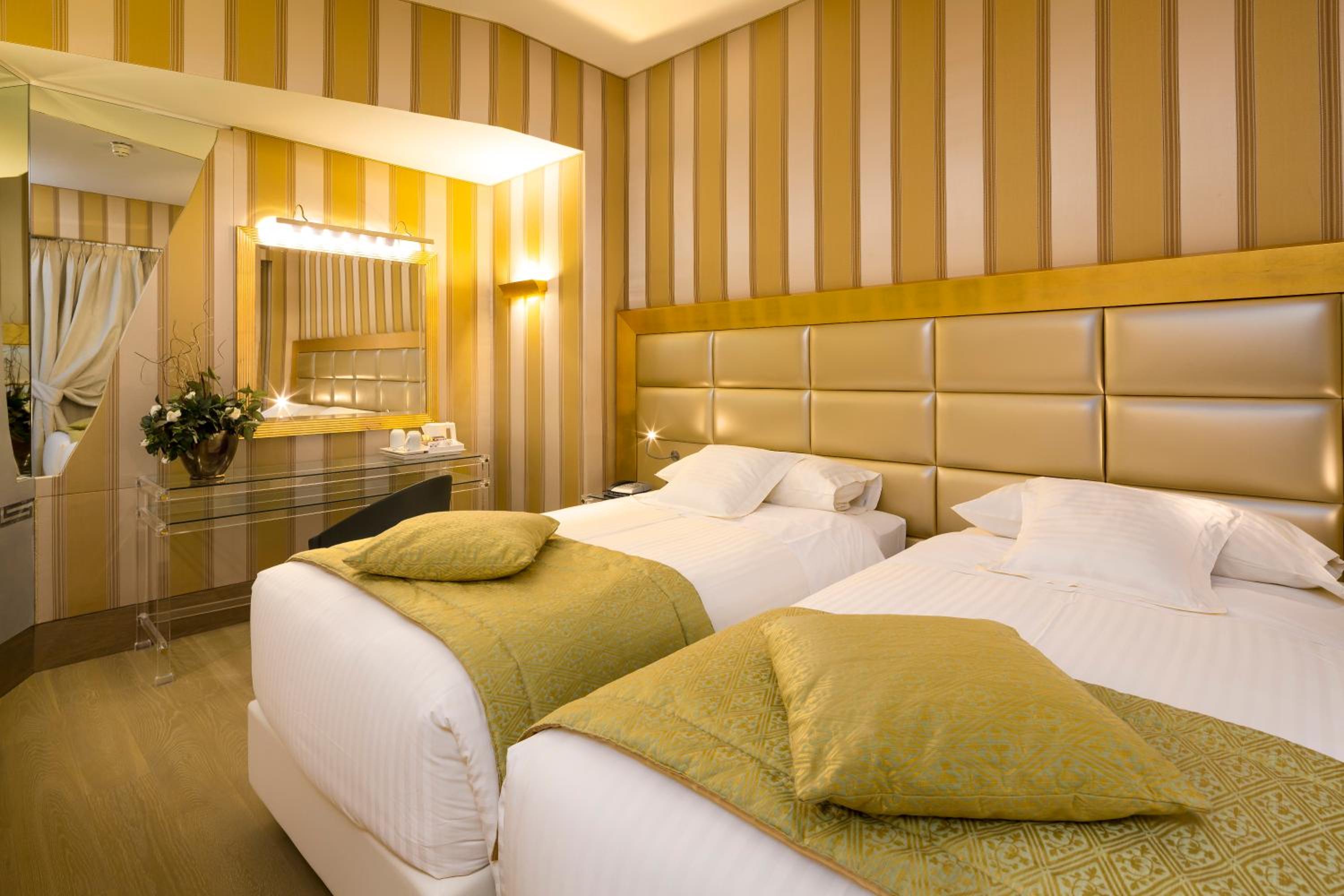 Comfy Twin Room - Photo 3
