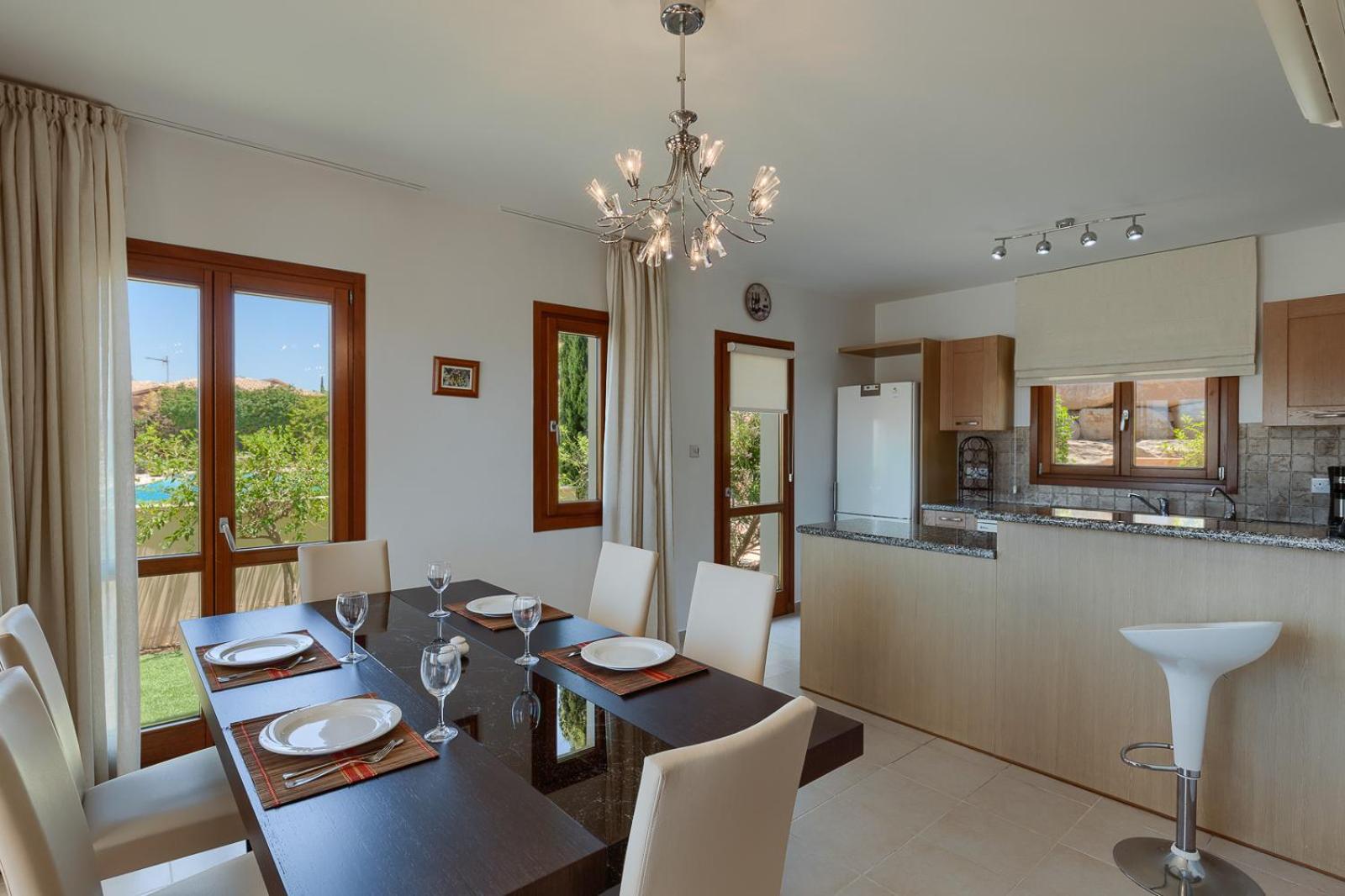 Three-Bedroom Junior Villa with Shared Pool photo 2