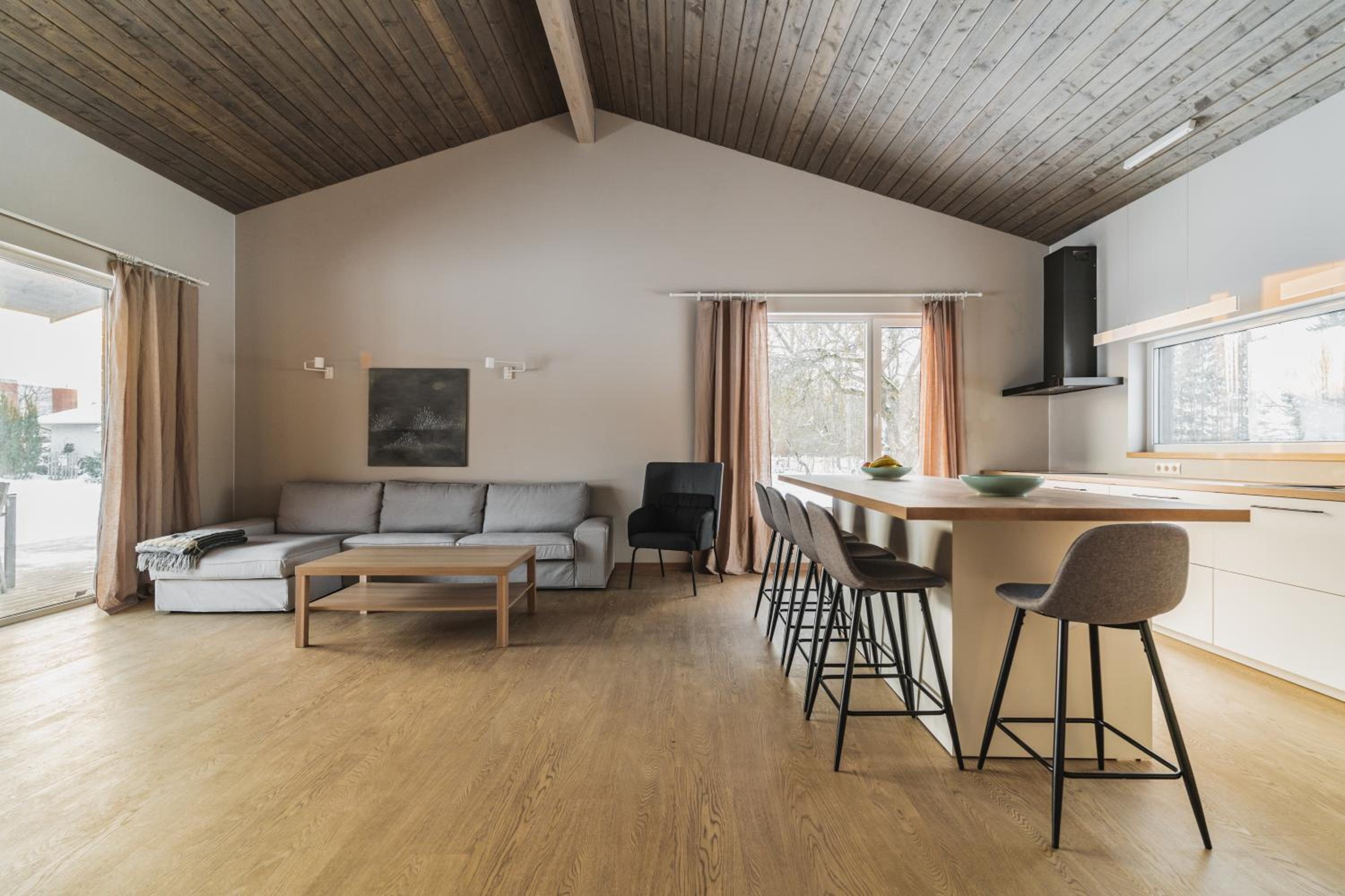 Three-Bedroom Villa - Photo 9