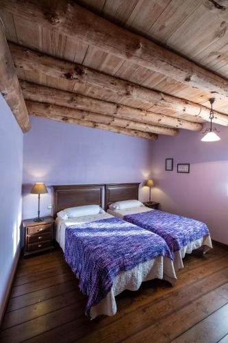 Twin Room with Private Bathroom photo 3