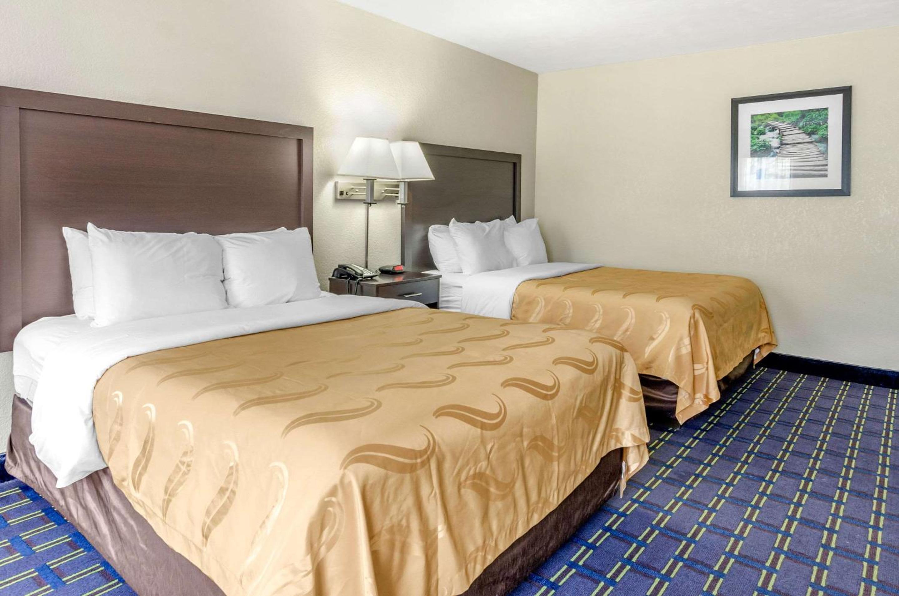 Queen Room with Two Queen Beds - Smoking photo 1