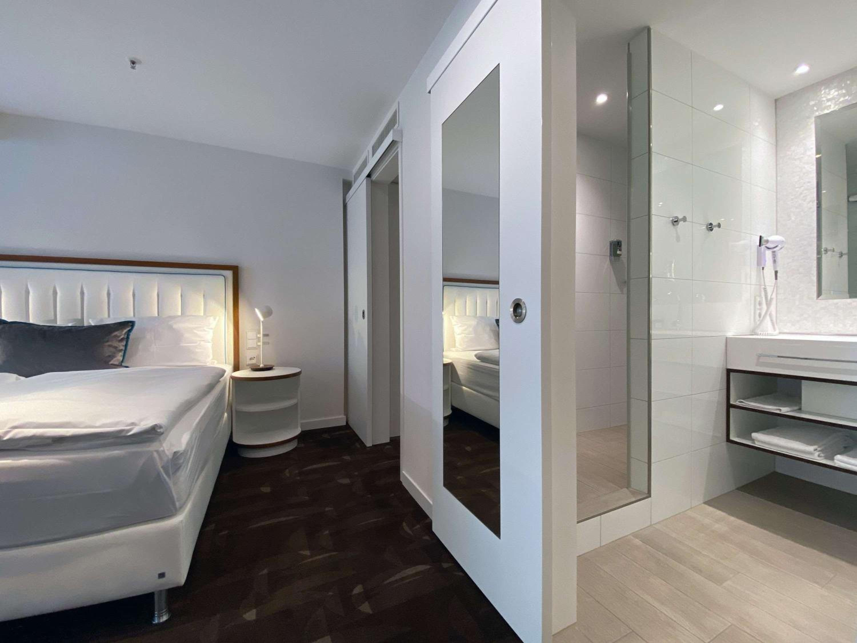 Deluxe Suite - Photo 2