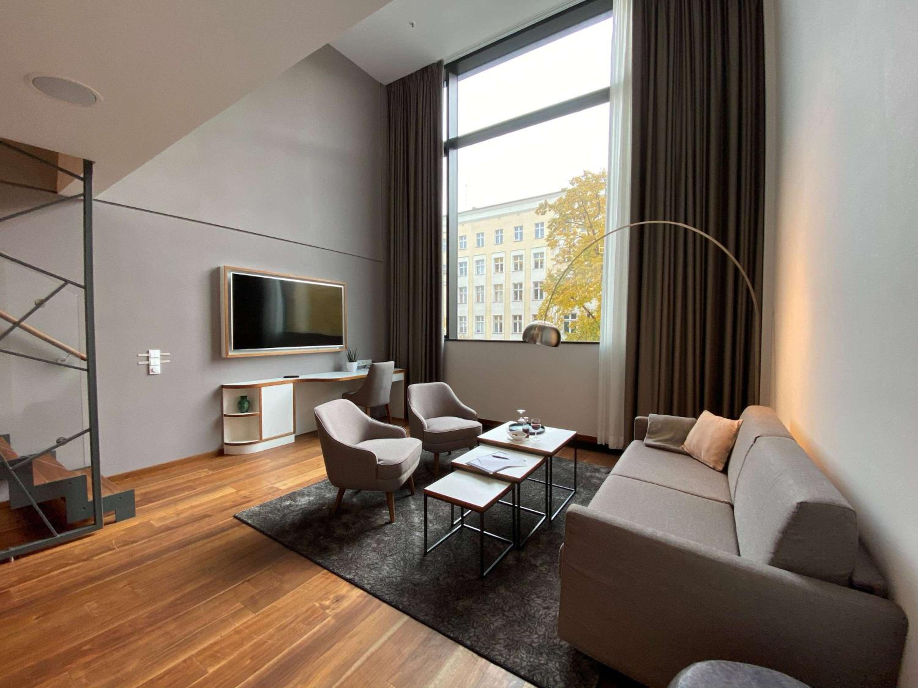 Deluxe Suite - Photo 3