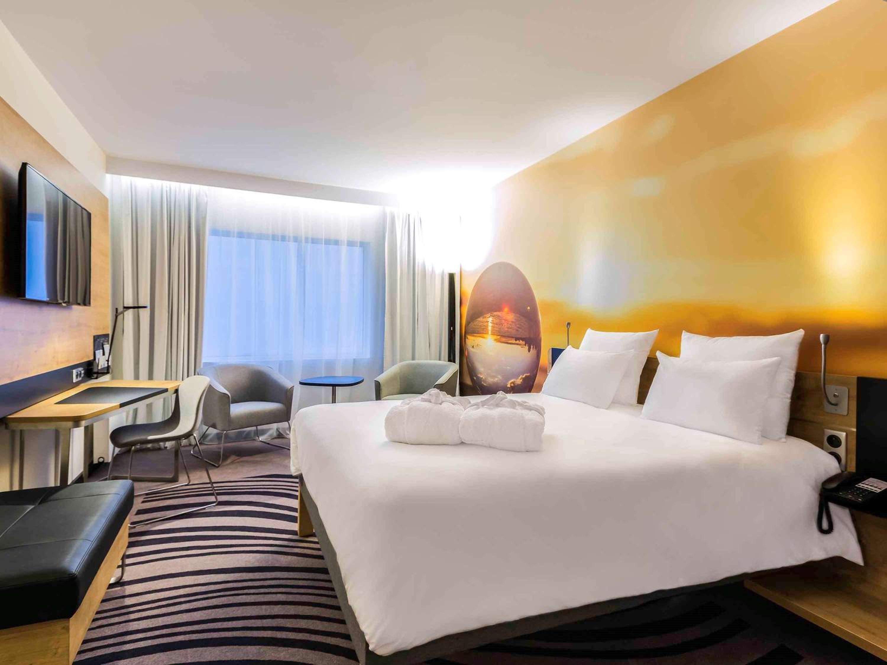 Executive Suite - Photo 1