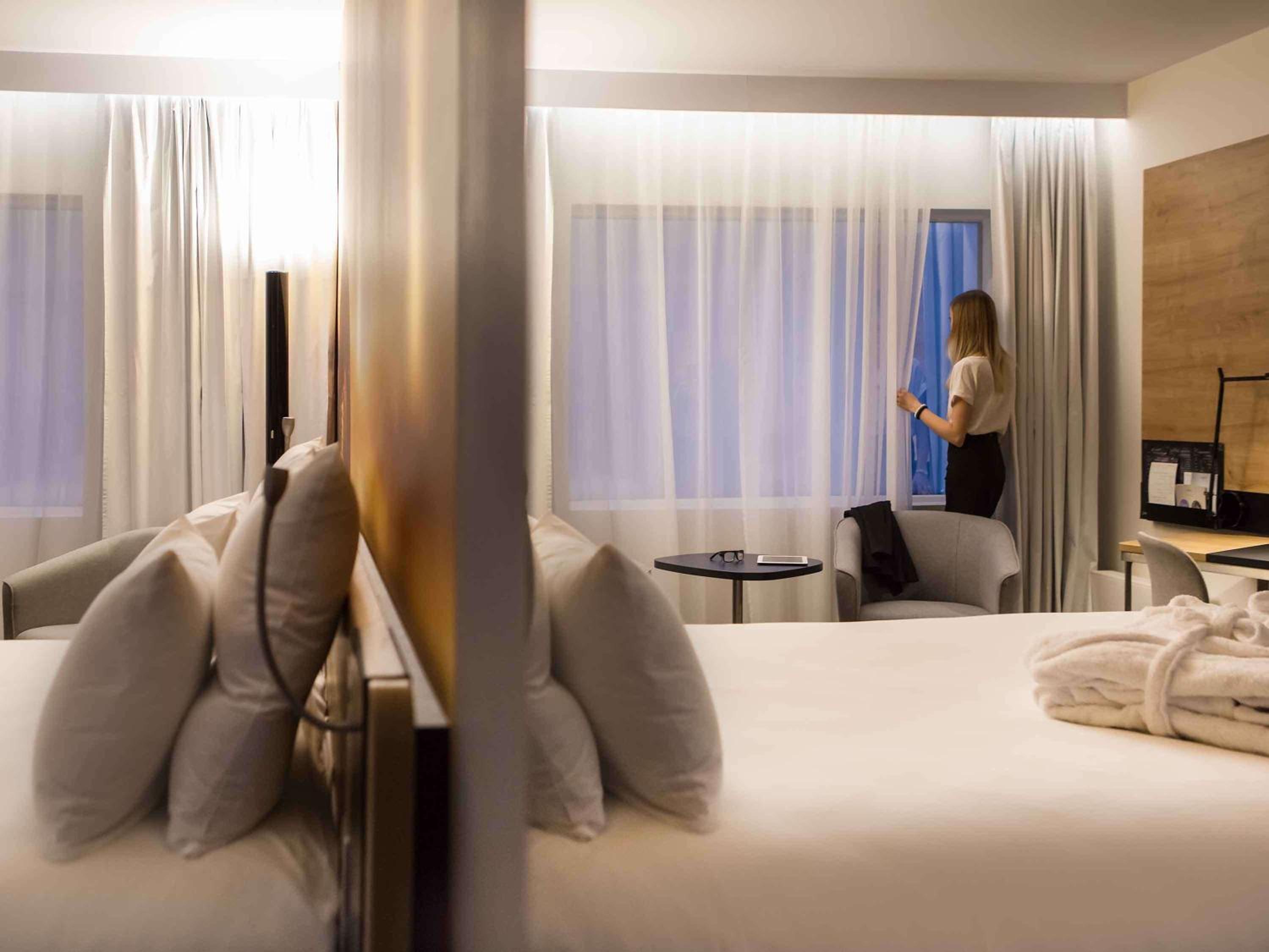 Executive Suite - Photo 4