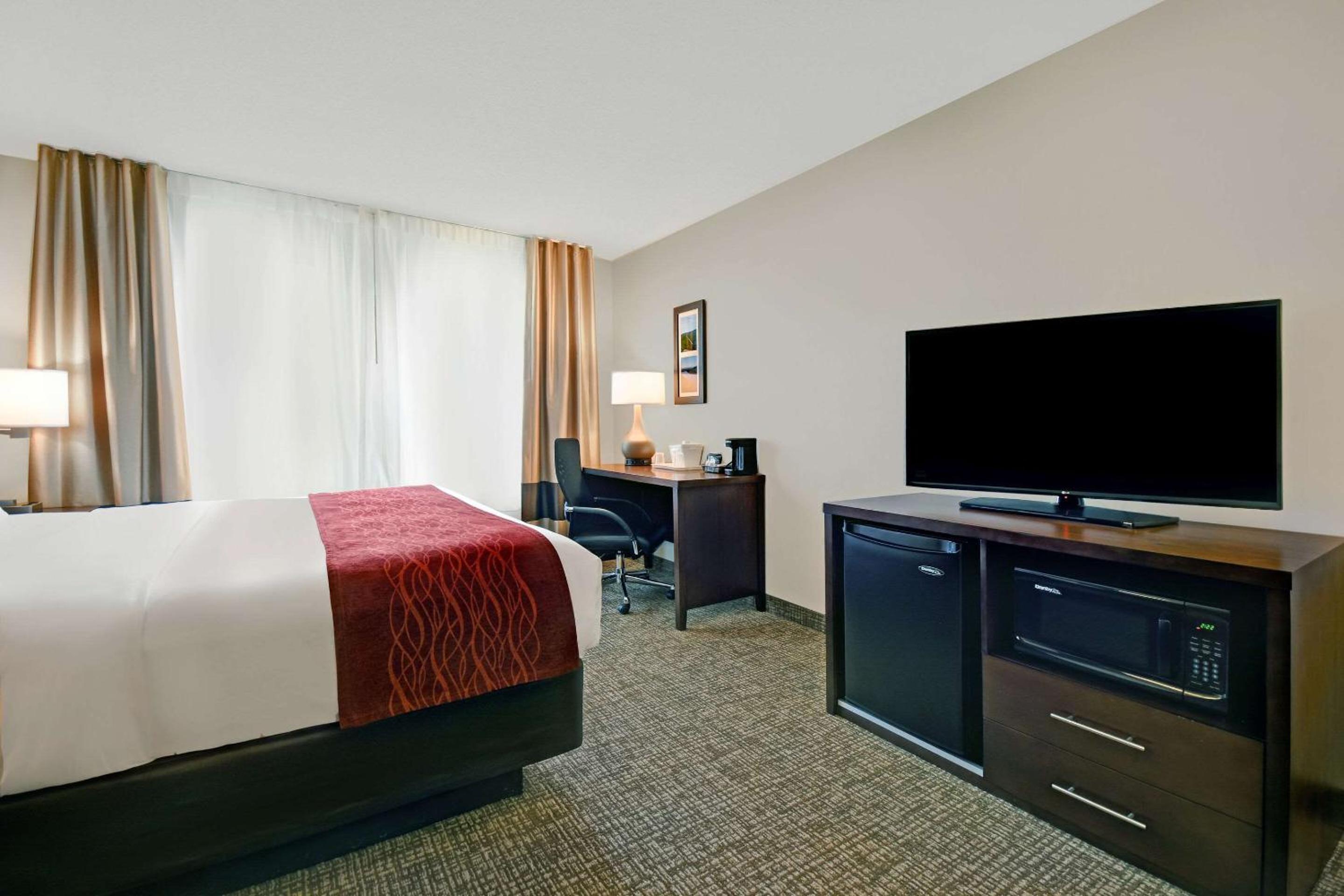 King Room - Accessible/Non-Smoking - Photo 2