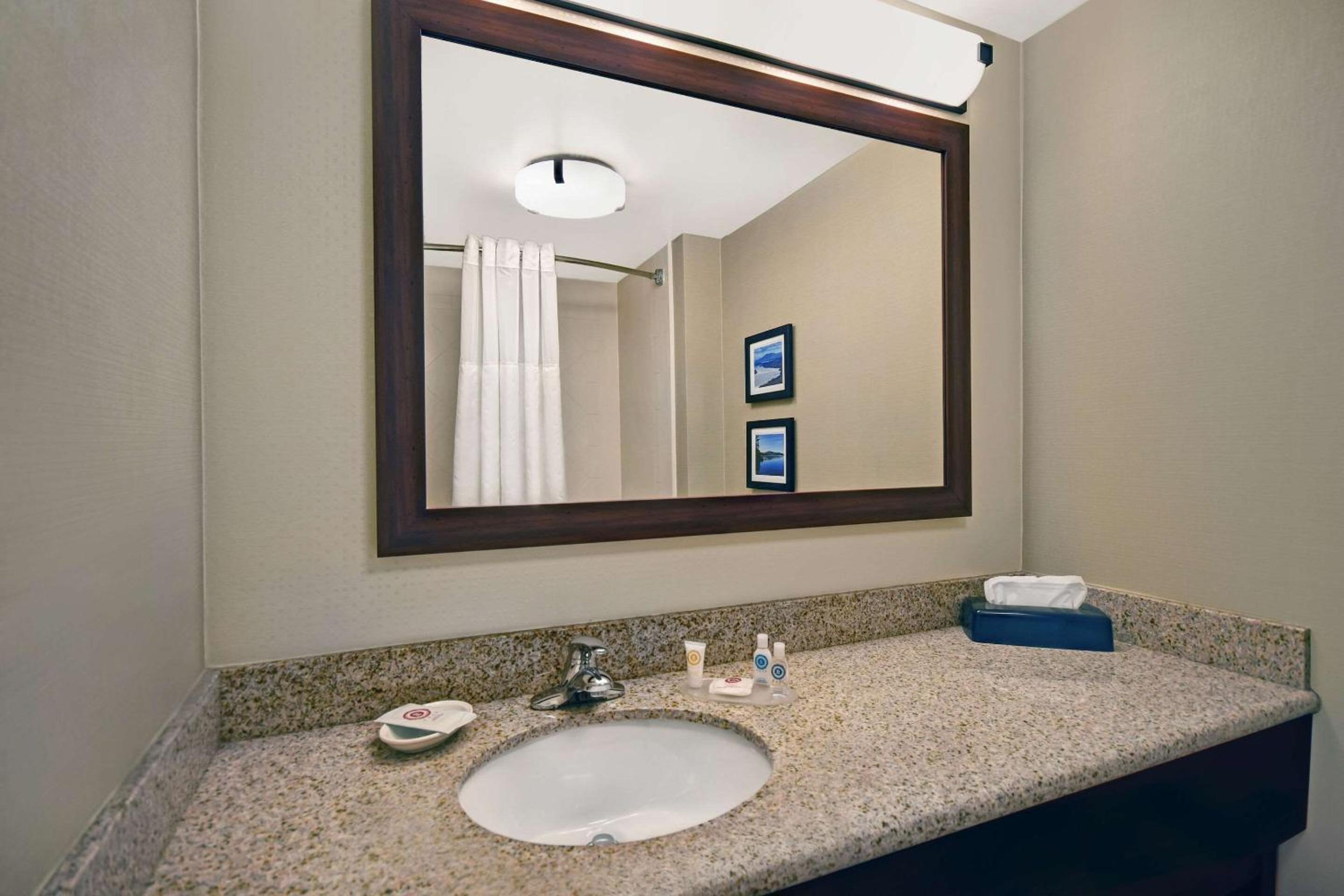 King Room - Non-Smoking - Photo 1