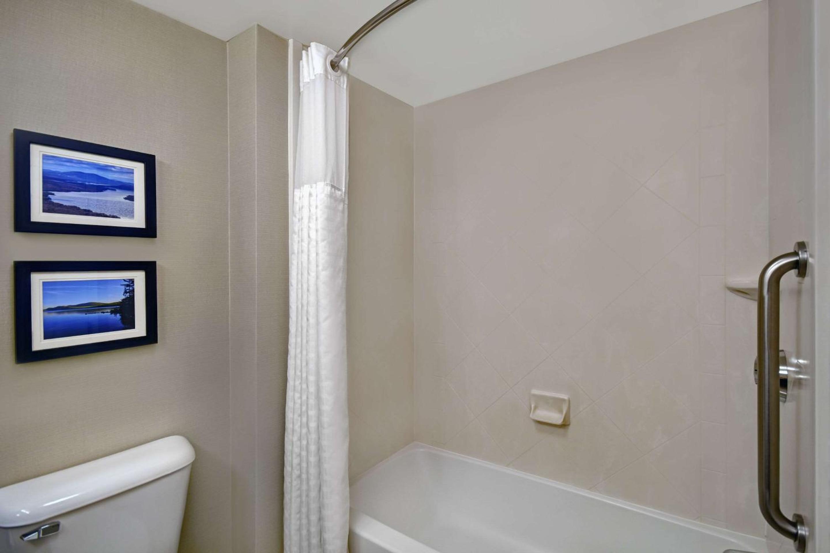 King Room - Non-Smoking - Photo 2