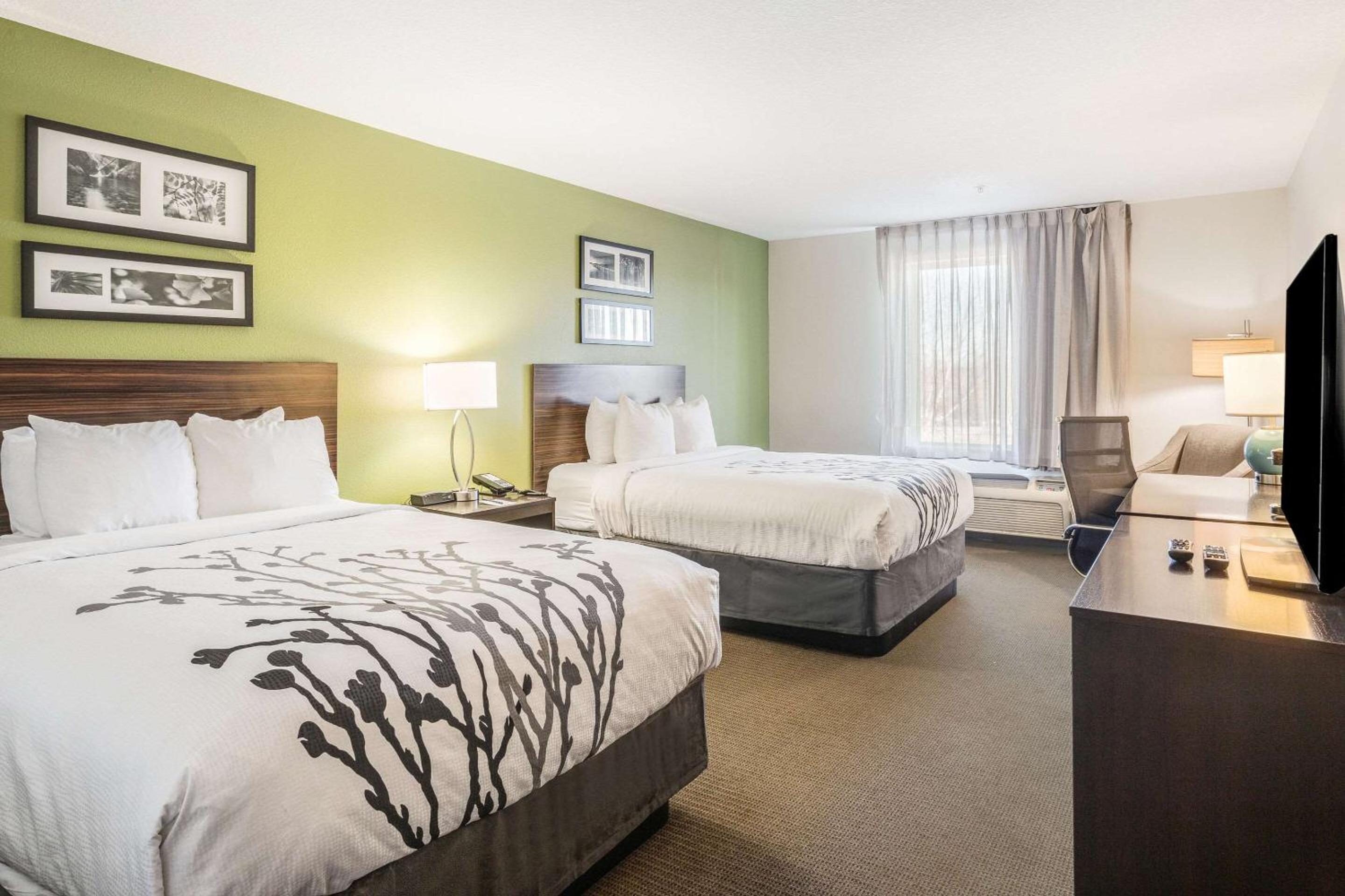 Queen Room with Two Queen Beds - Accessible/Non-Smoking