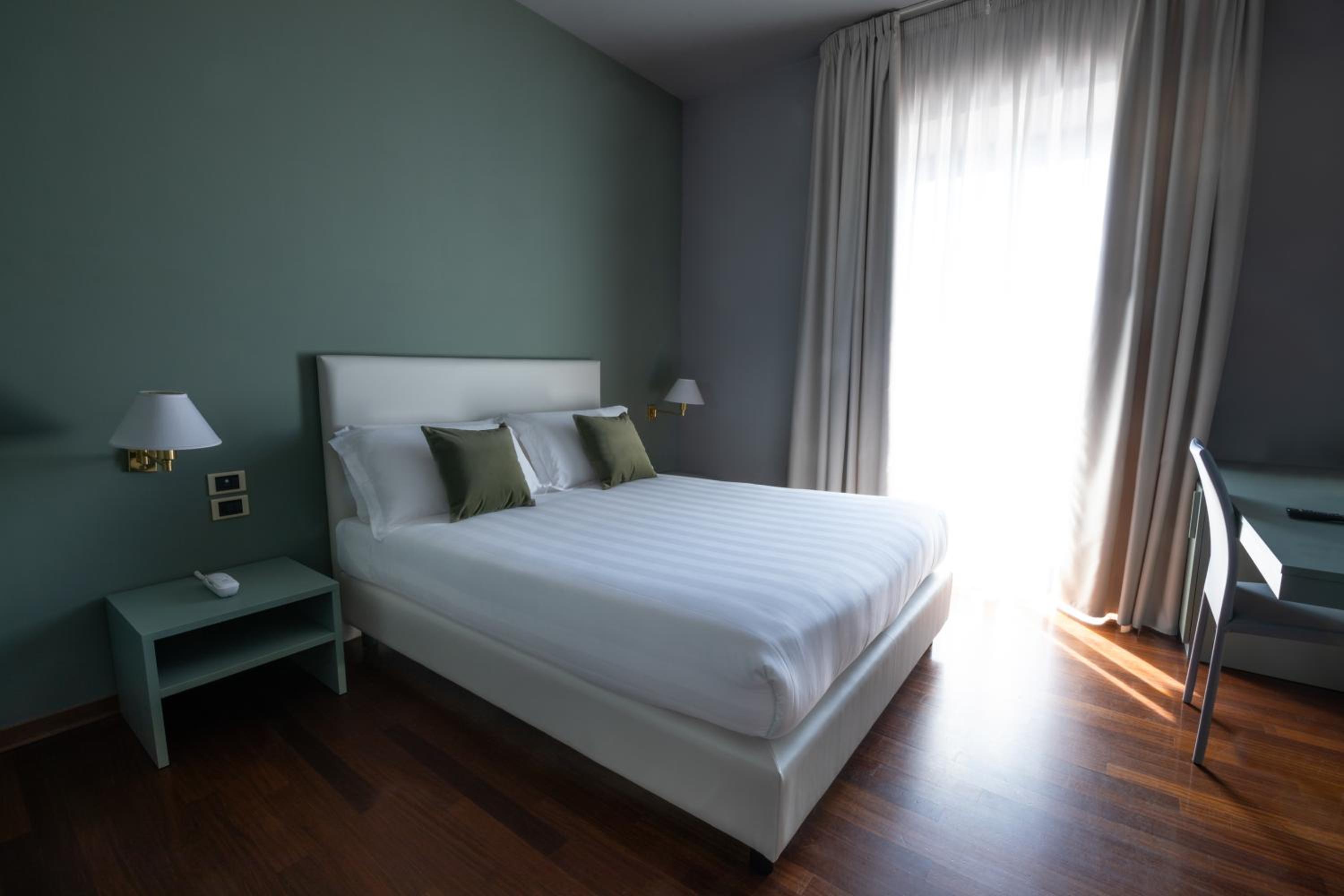 Double Room - Photo 3