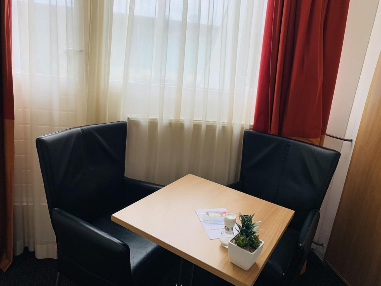 Twin Room with City View and Balcony at The City Side - Photo 4