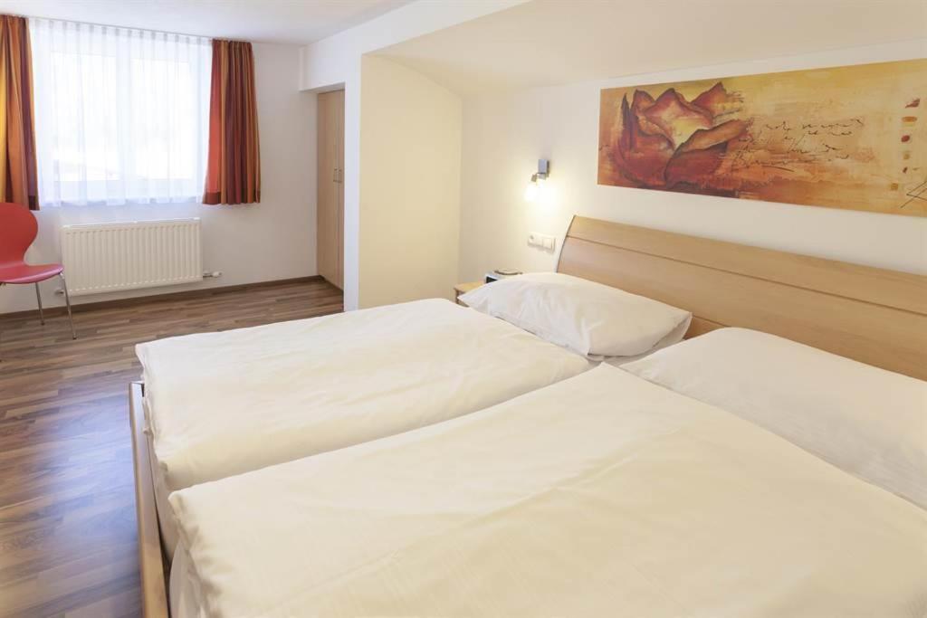 One-Bedroom Apartment With Shower photo 1