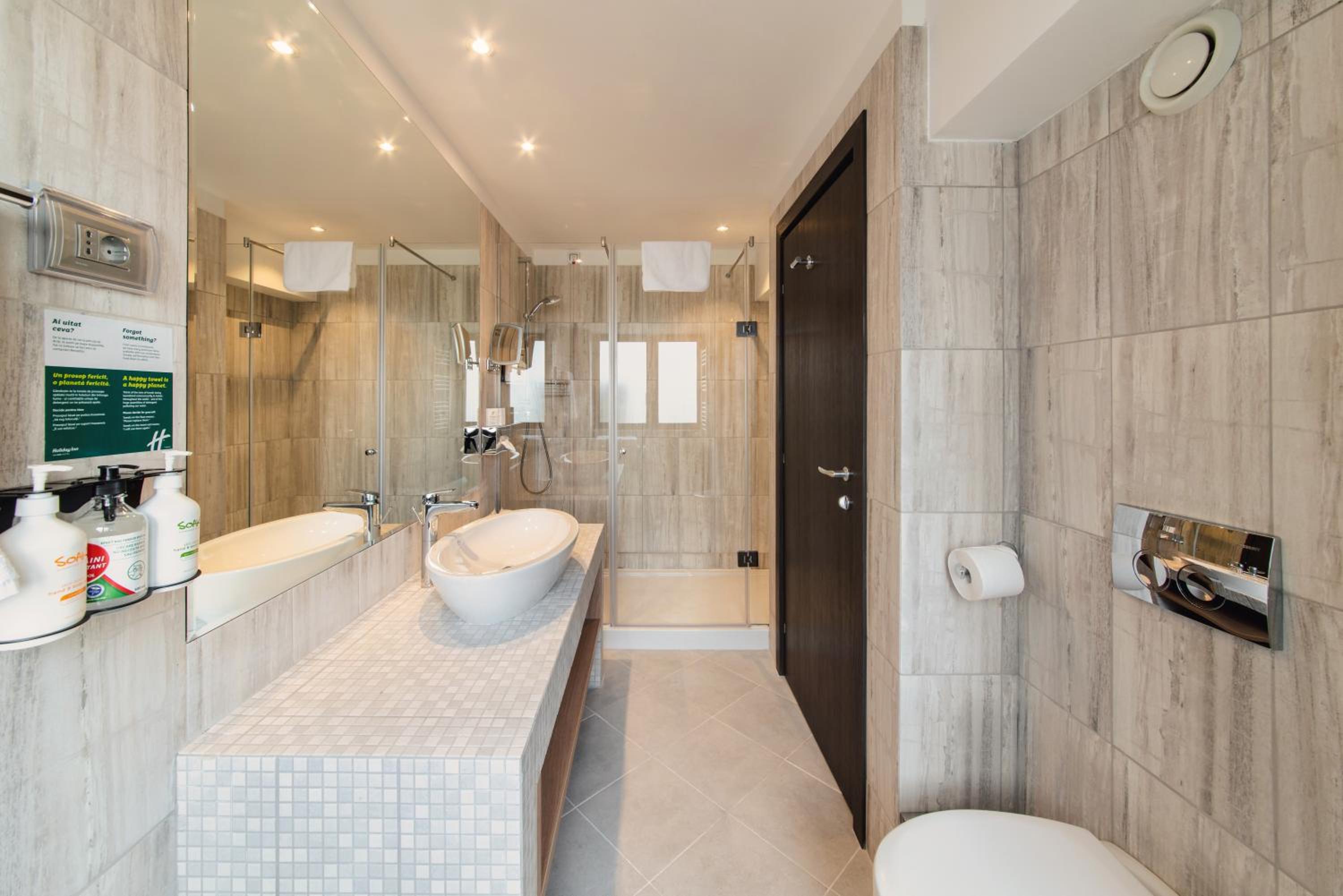 King Suite - Photo 2
