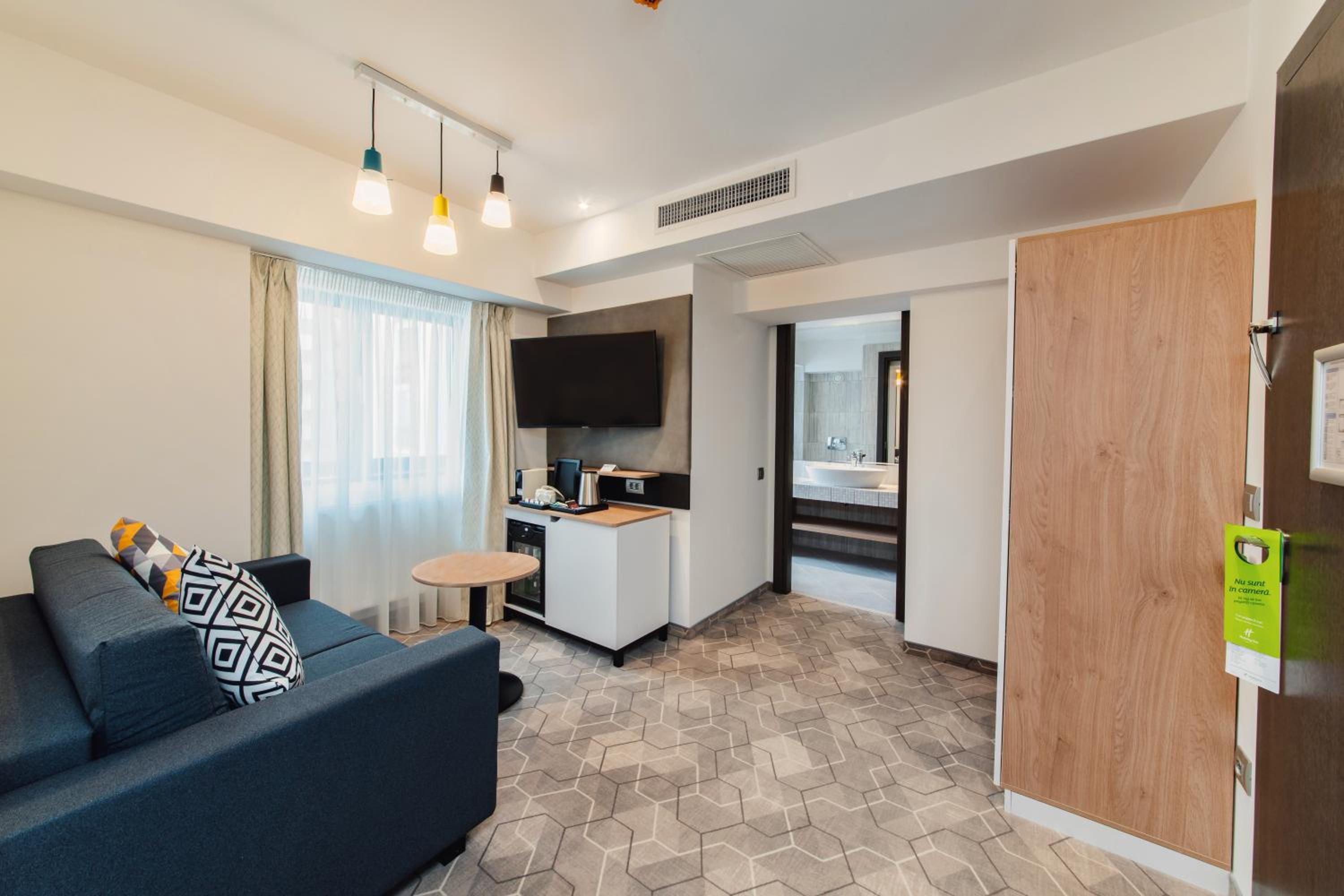 King Suite - Photo 3