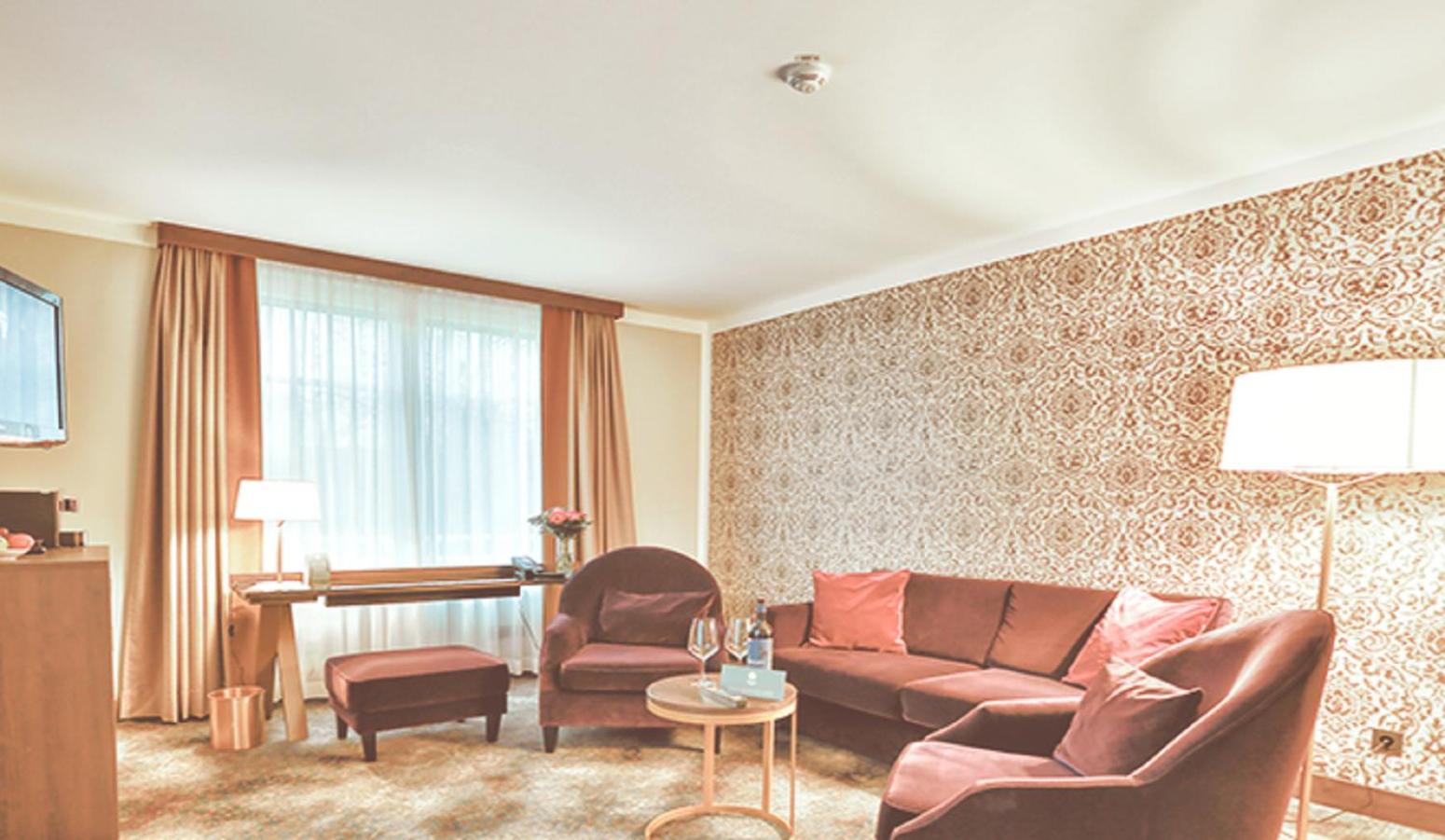 Deluxe Suite - Photo 2