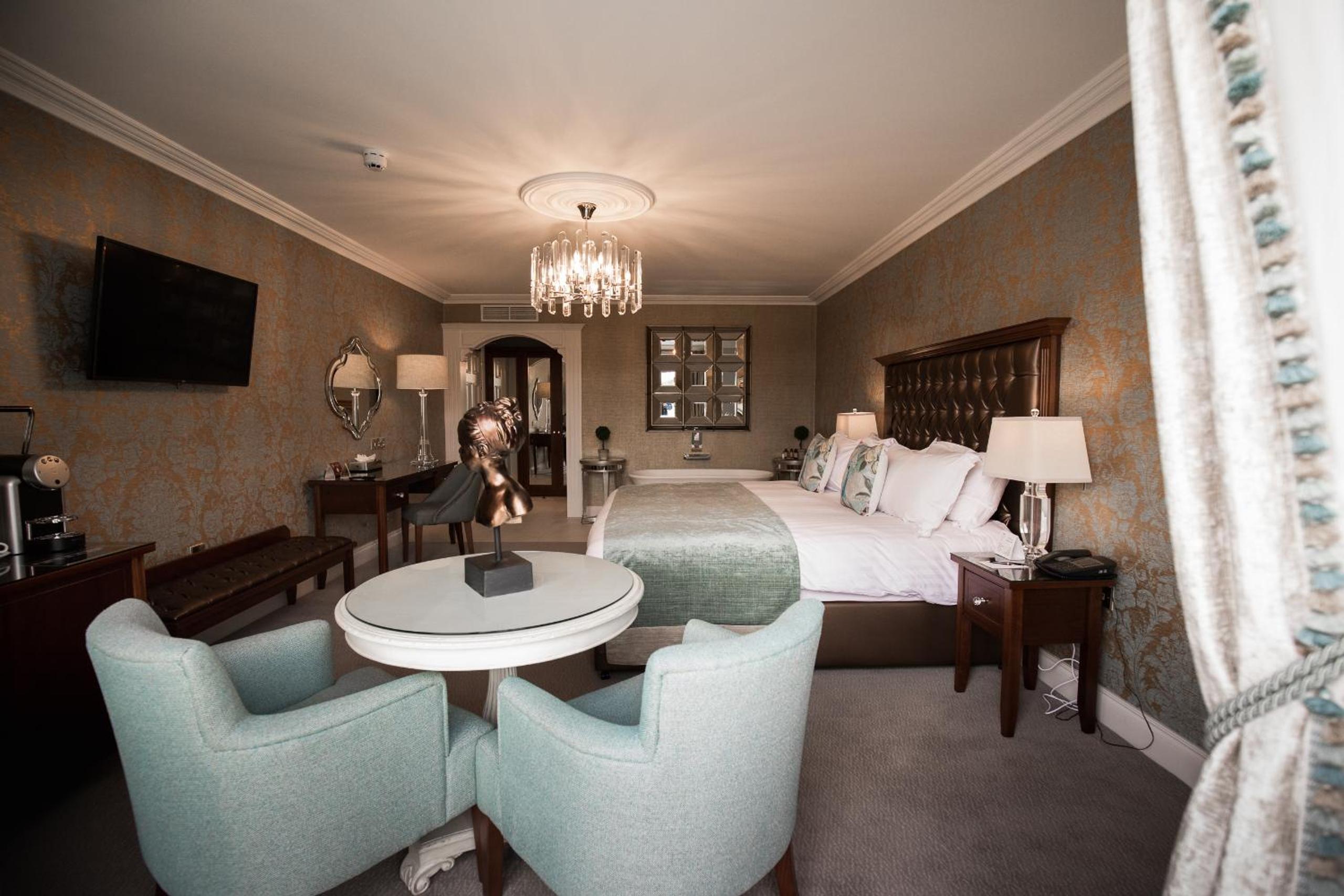 Suite with Terrace - Photo 2