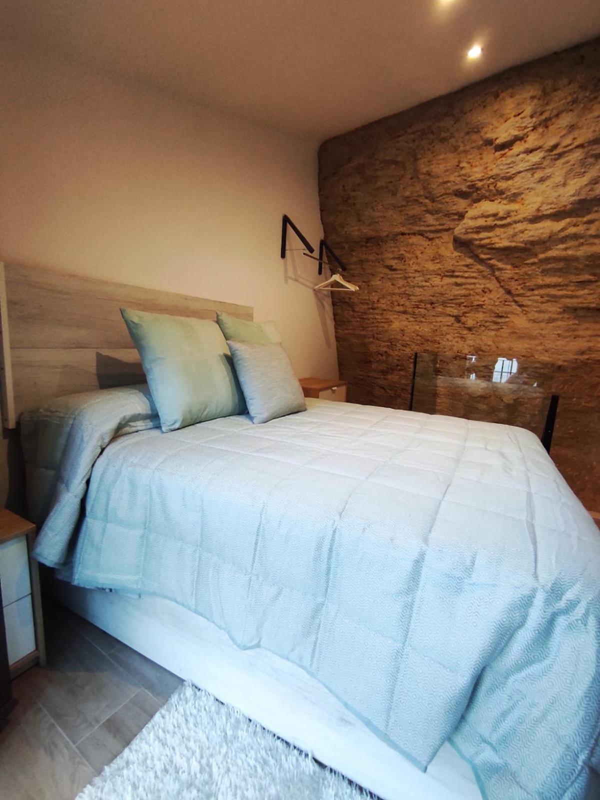 One-Bedroom House - Photo 13