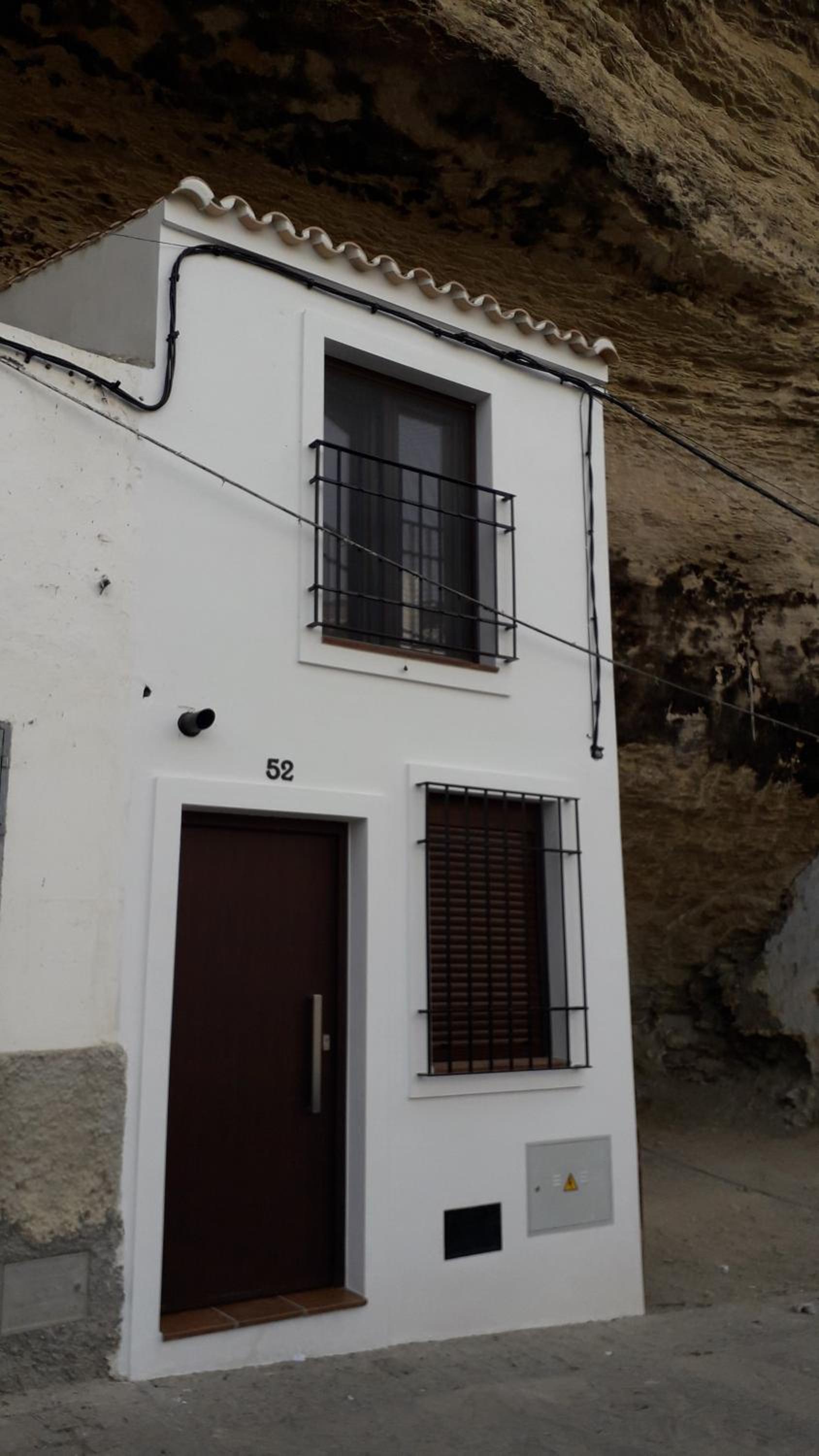 One-Bedroom House - Photo 14