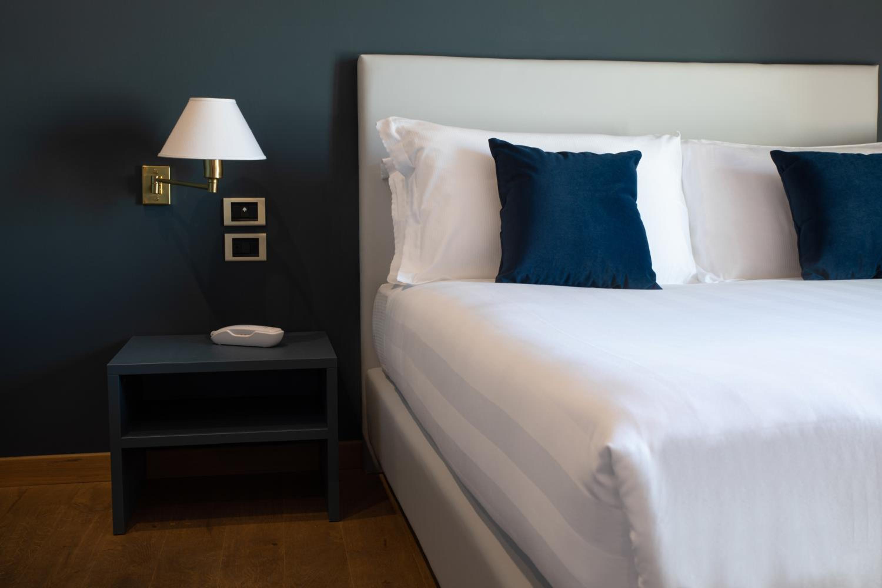 Double Room - Photo 5
