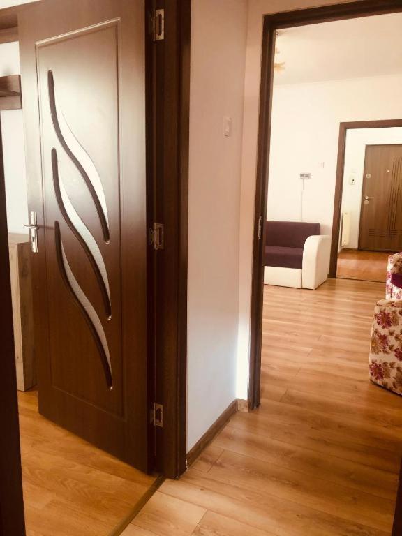 One-Bedroom Apartment - Photo 6