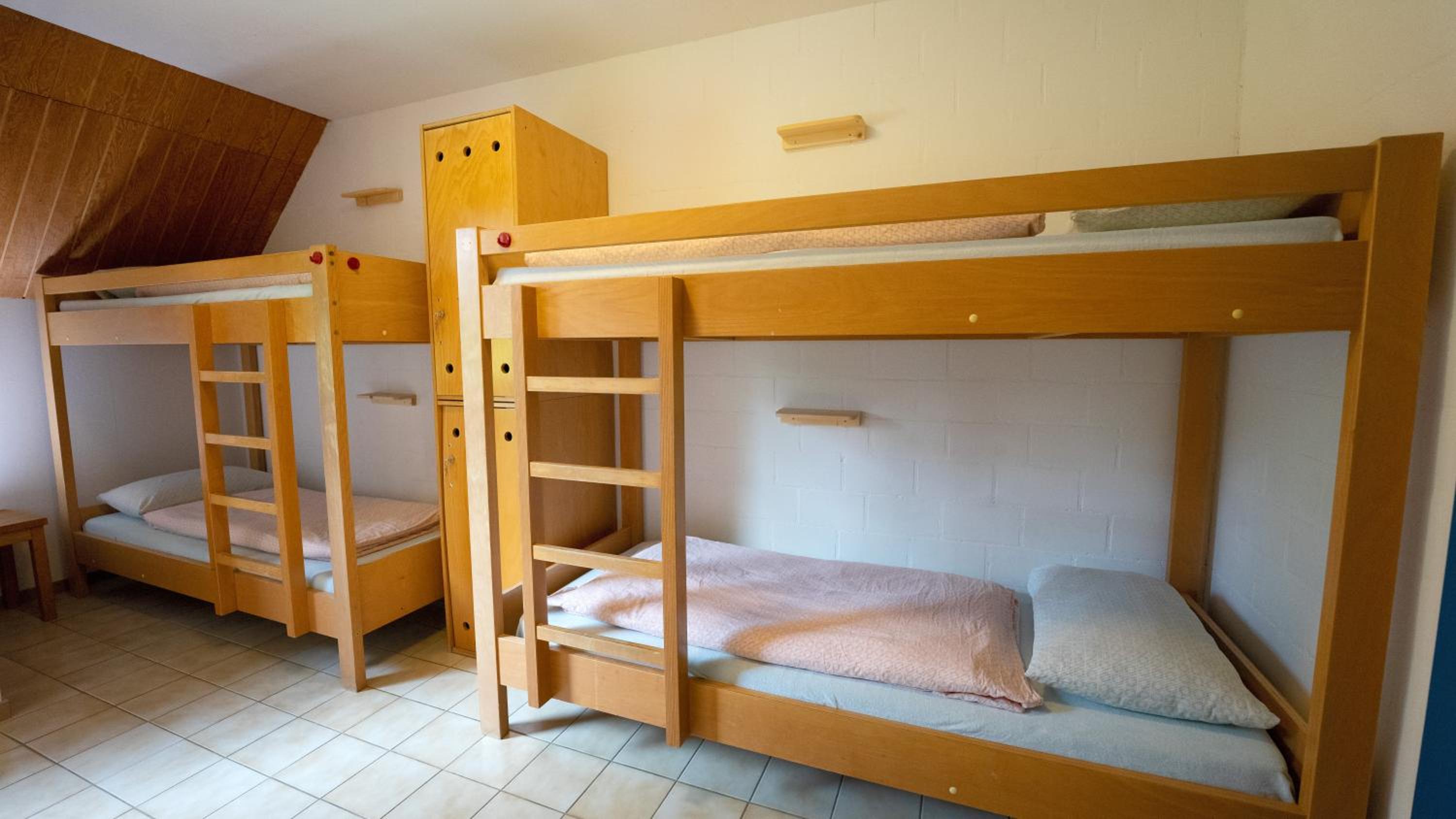 Sextuple Room with Shared Bathroom photo 2