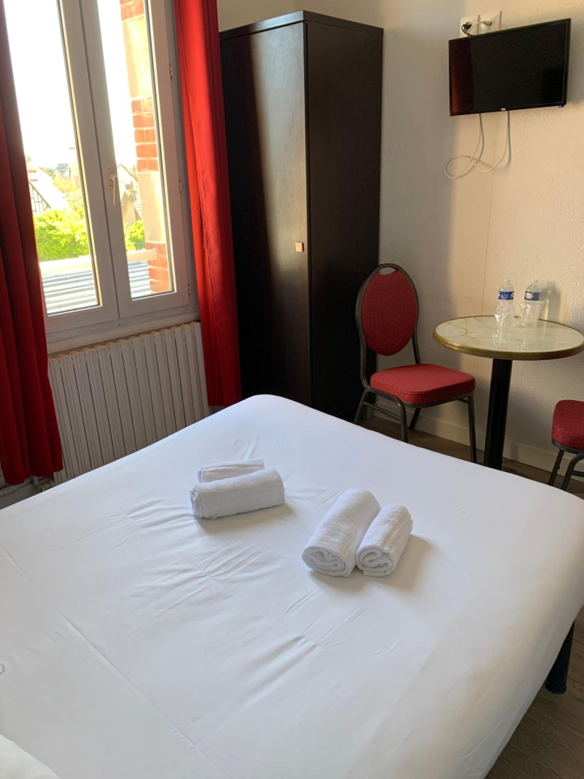 Double Room - Photo 6