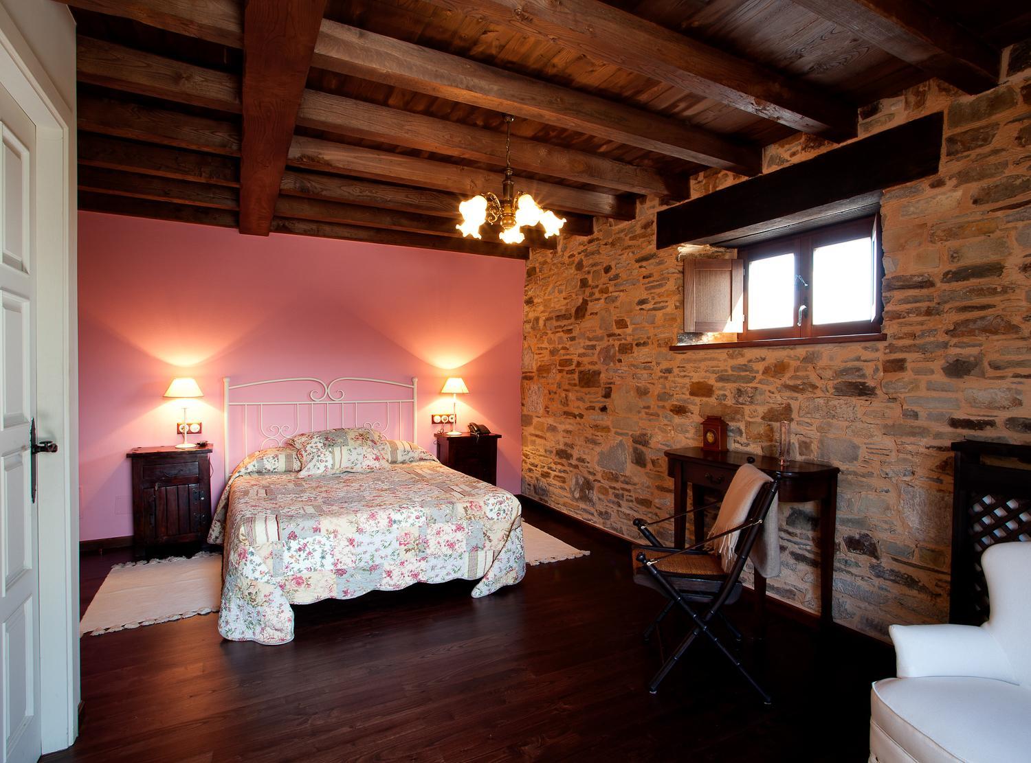 Queen Room with Spa Bath