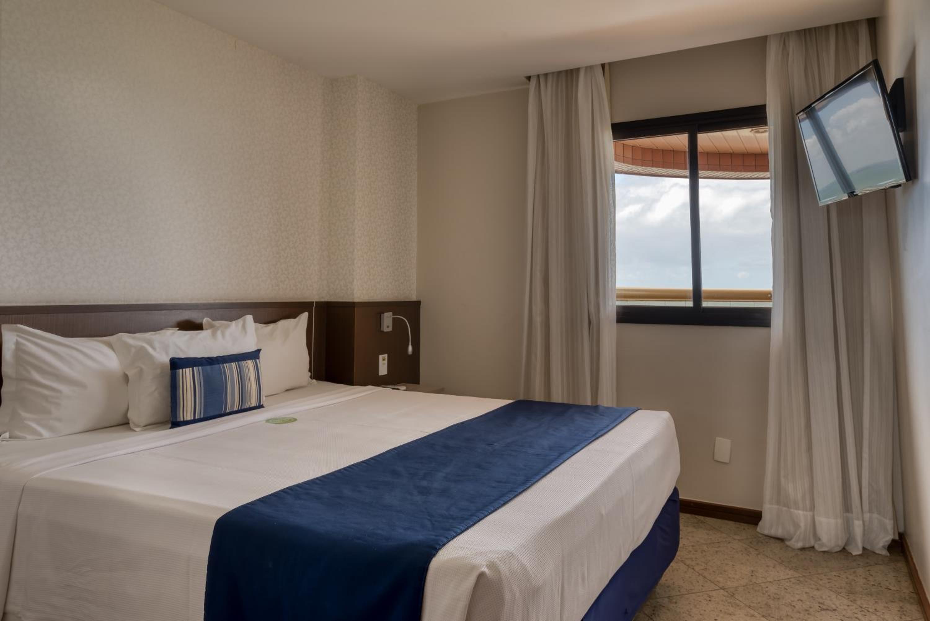 Deluxe Suite with Sea View - Photo 1