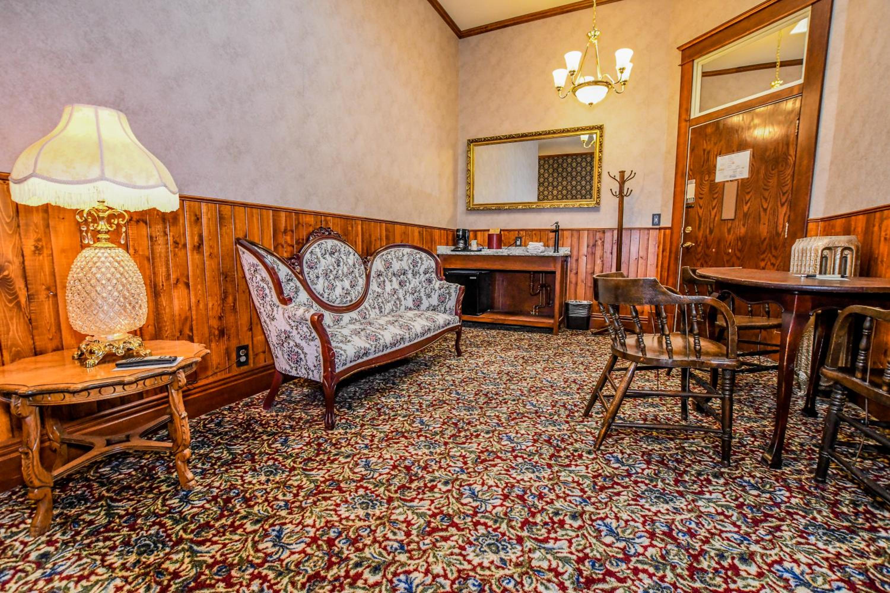 Deluxe Queen Room photo 2