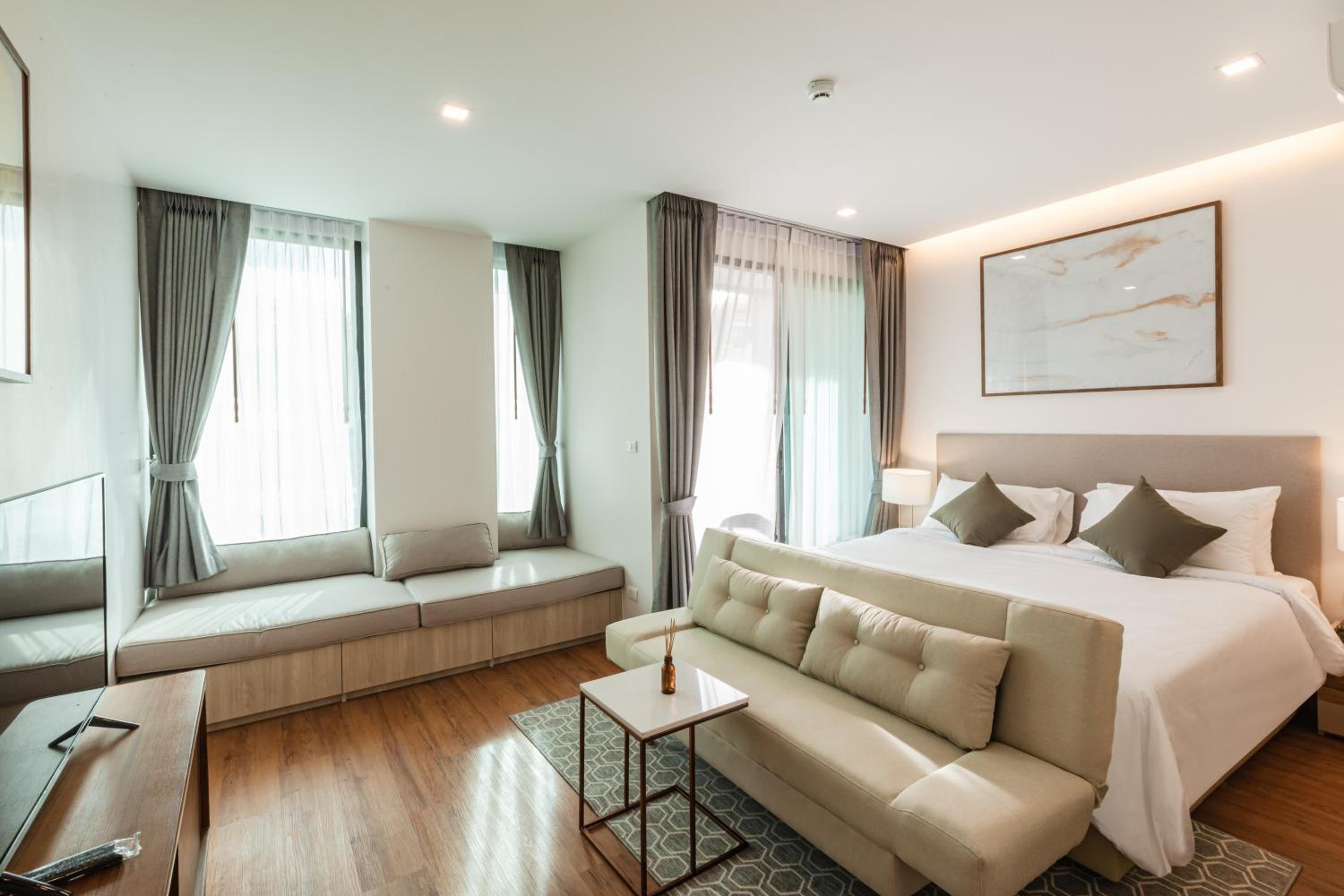 One-Bedroom Apartment