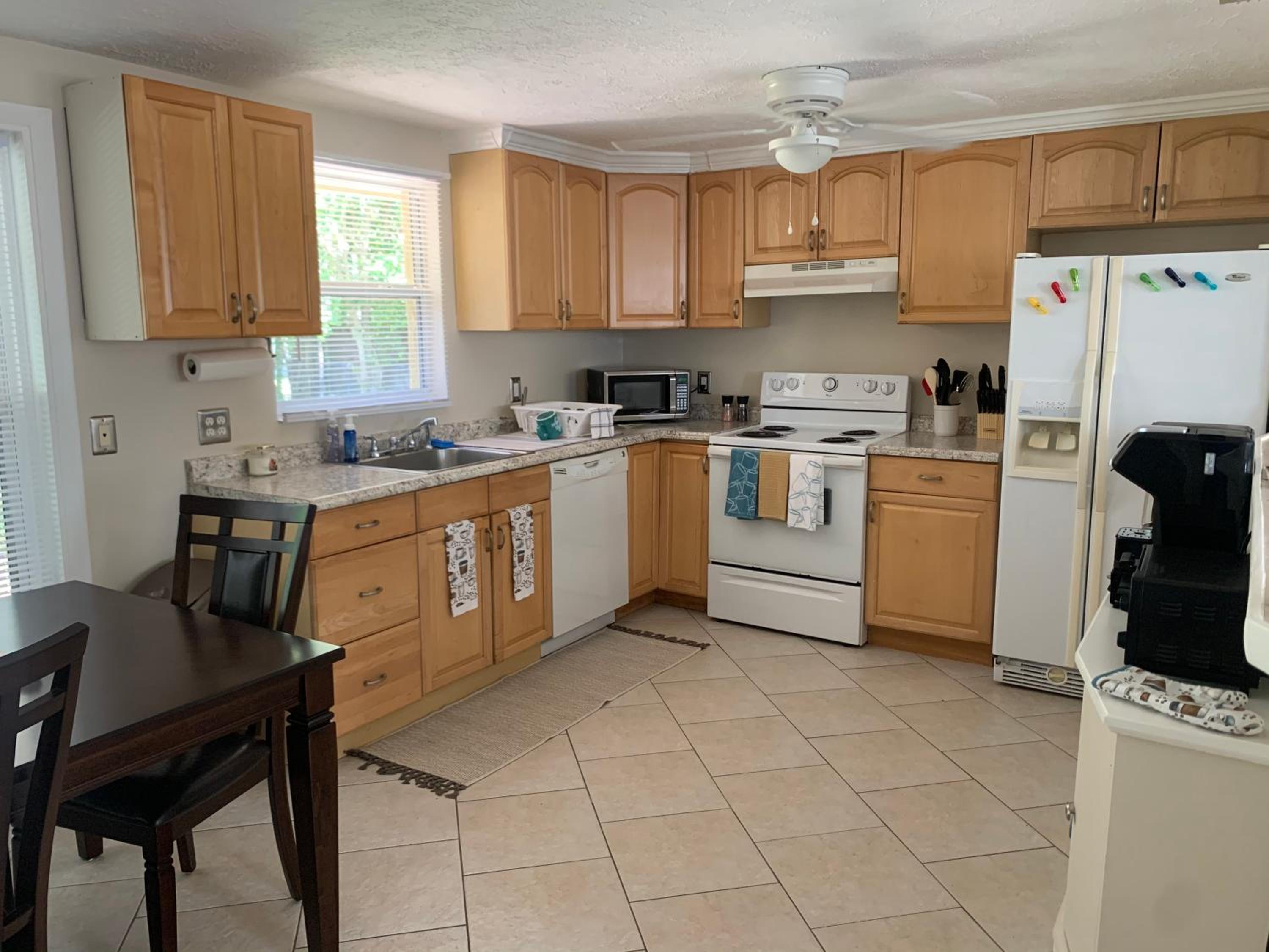 Three-Bedroom House - Photo 9