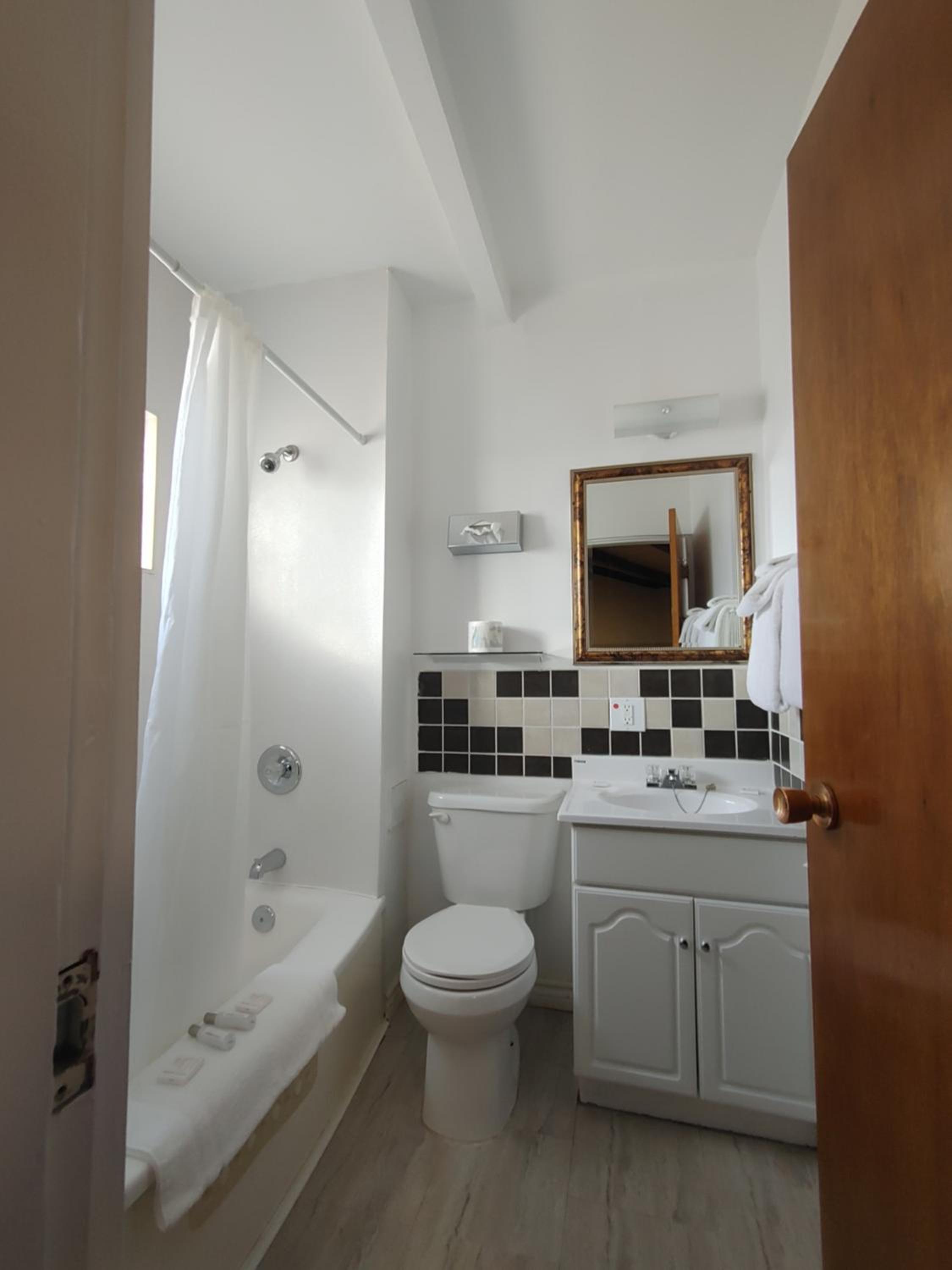 Deluxe Family Room - Photo 6
