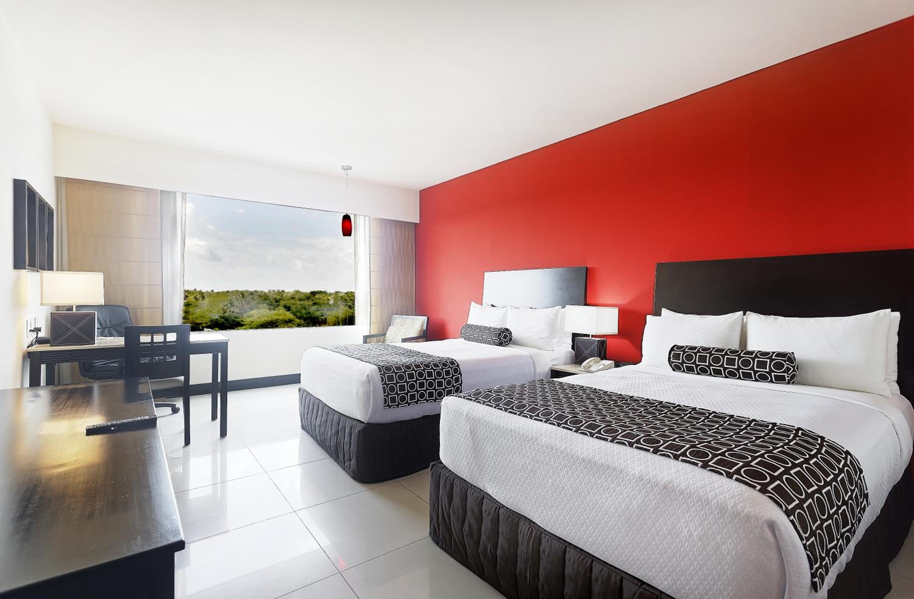 Standard Room with Two Queen Beds - Photo 1