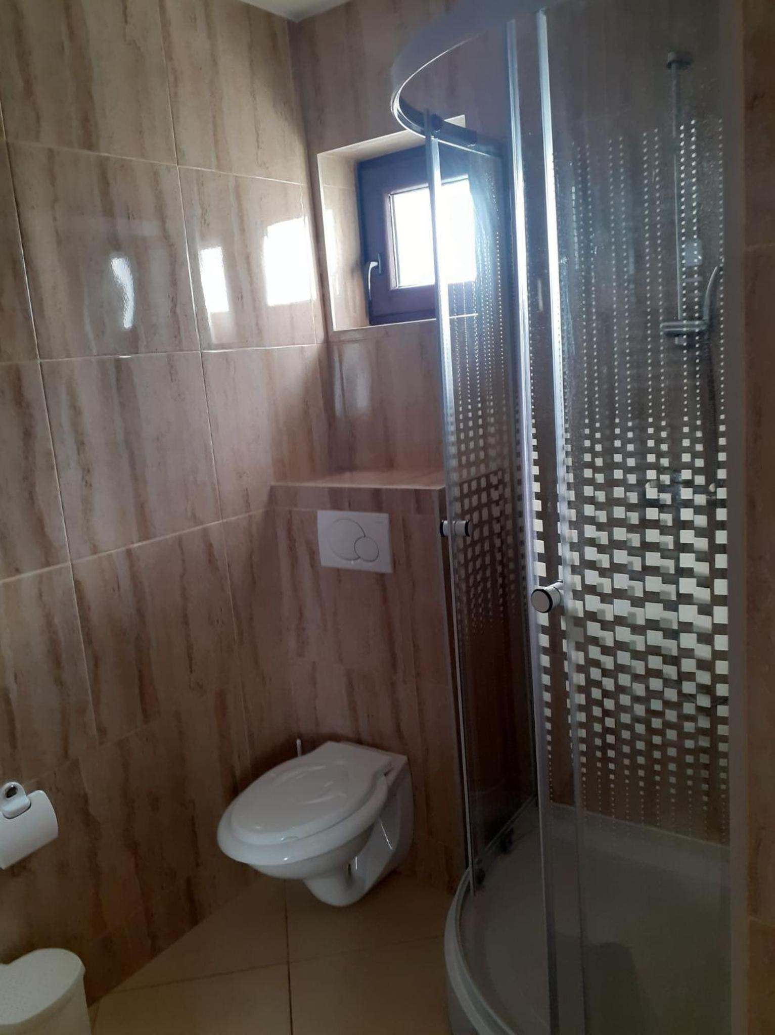 Double Room - Photo 18