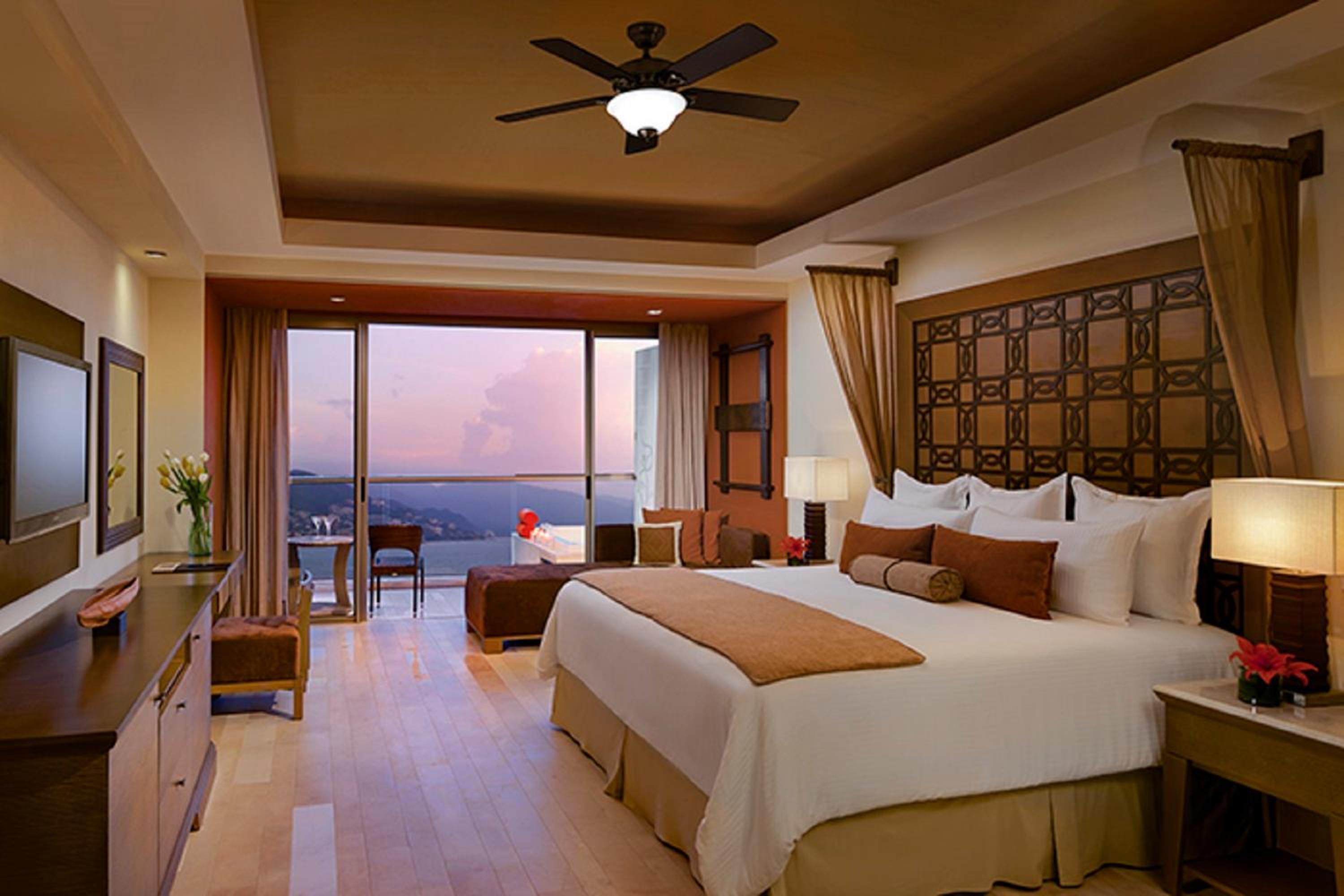 Preferred Club Junior Suite Ocean View King - Photo 3