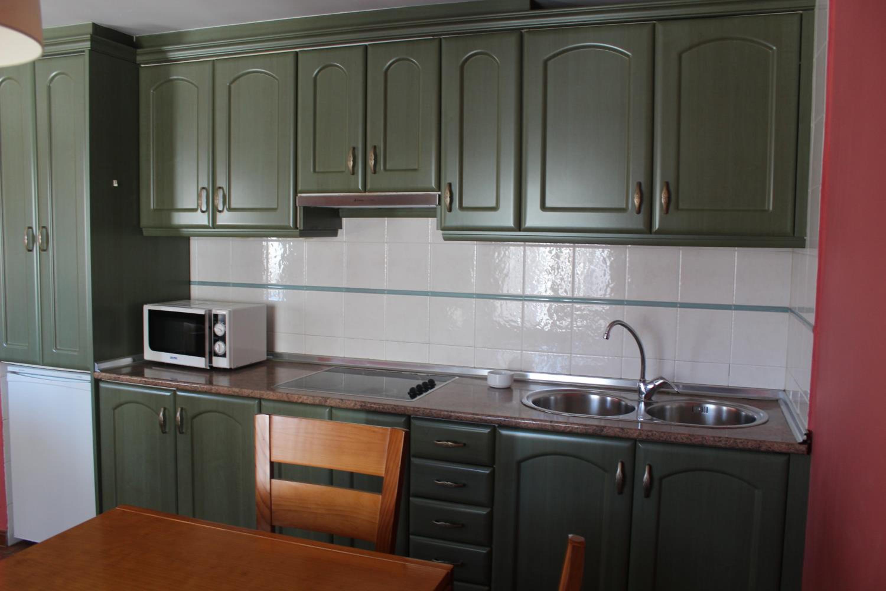 Two-Bedroom Apartment with Mountain View photo 2