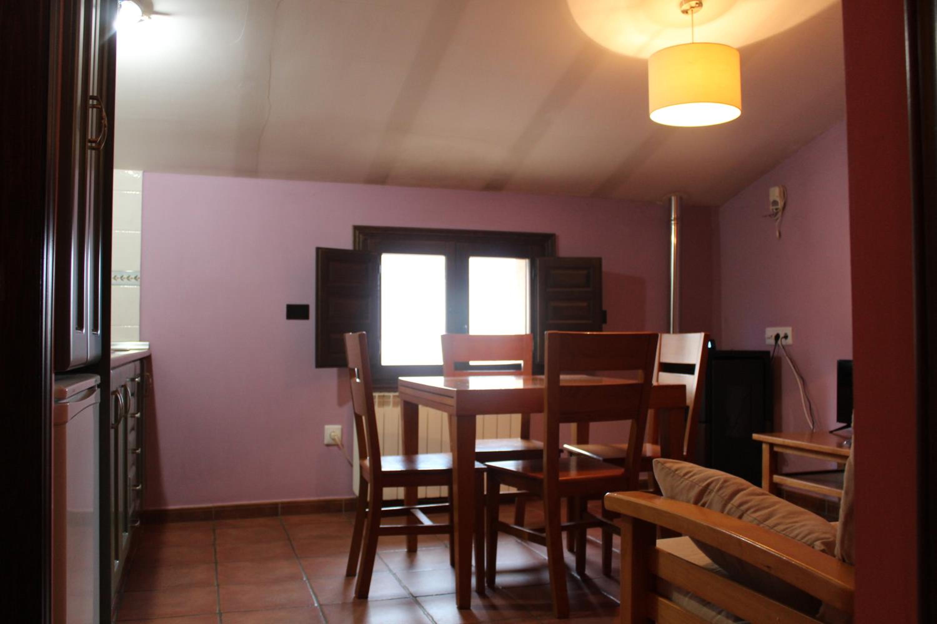 Standard One-Bedroom Apartment with Mountain View photo 2