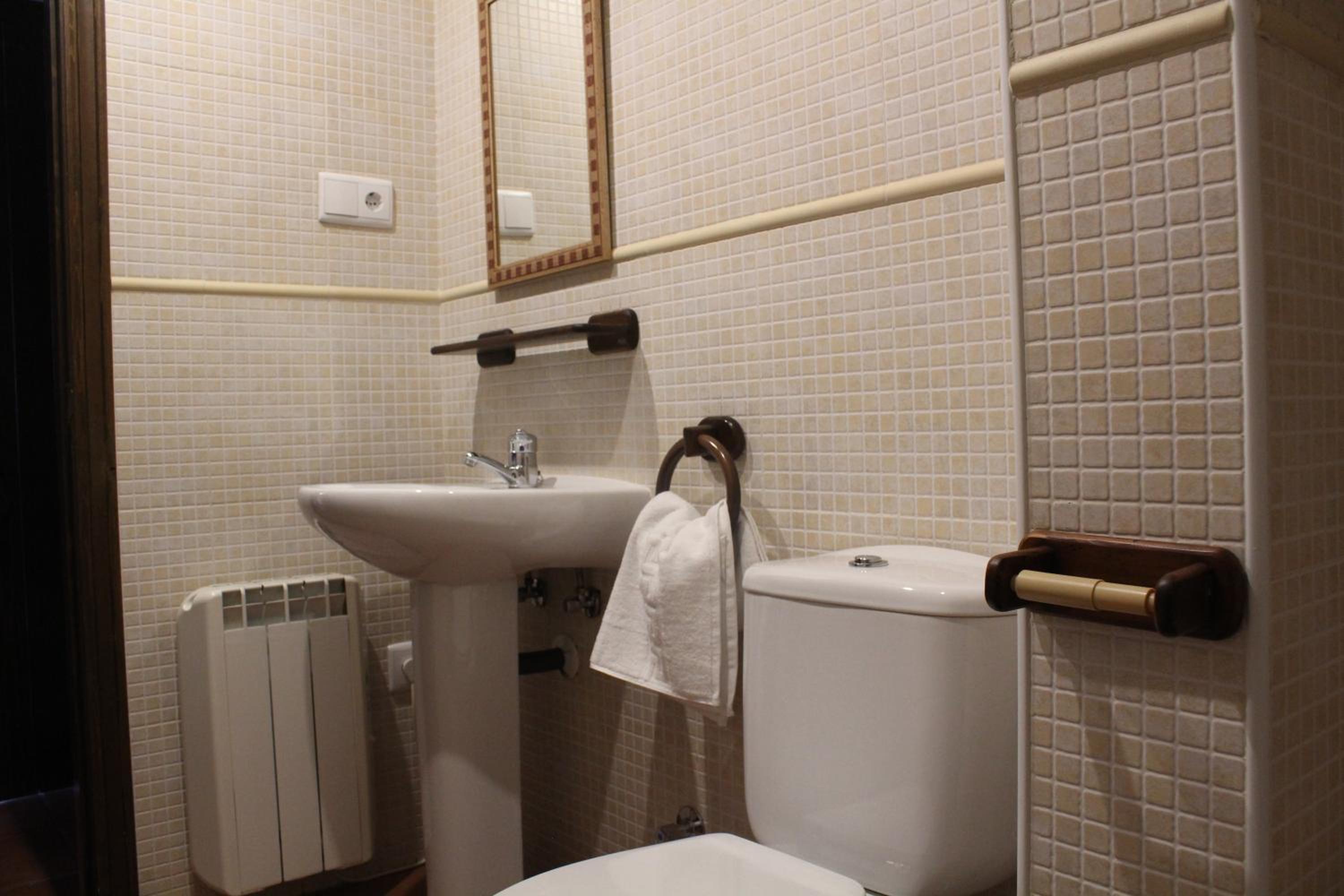 Standard One-Bedroom Apartment with Mountain View photo 3