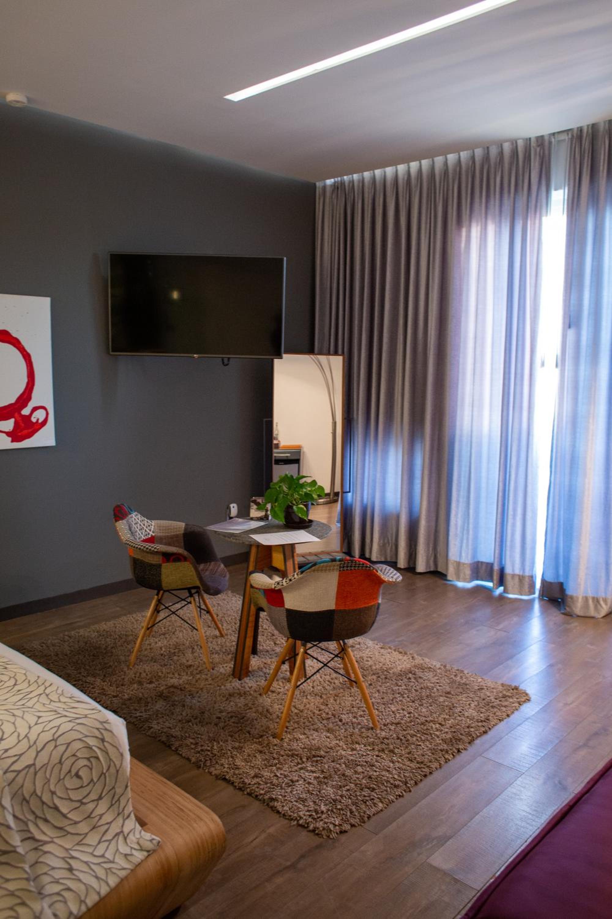 Master Suite with Terrace - Photo 4