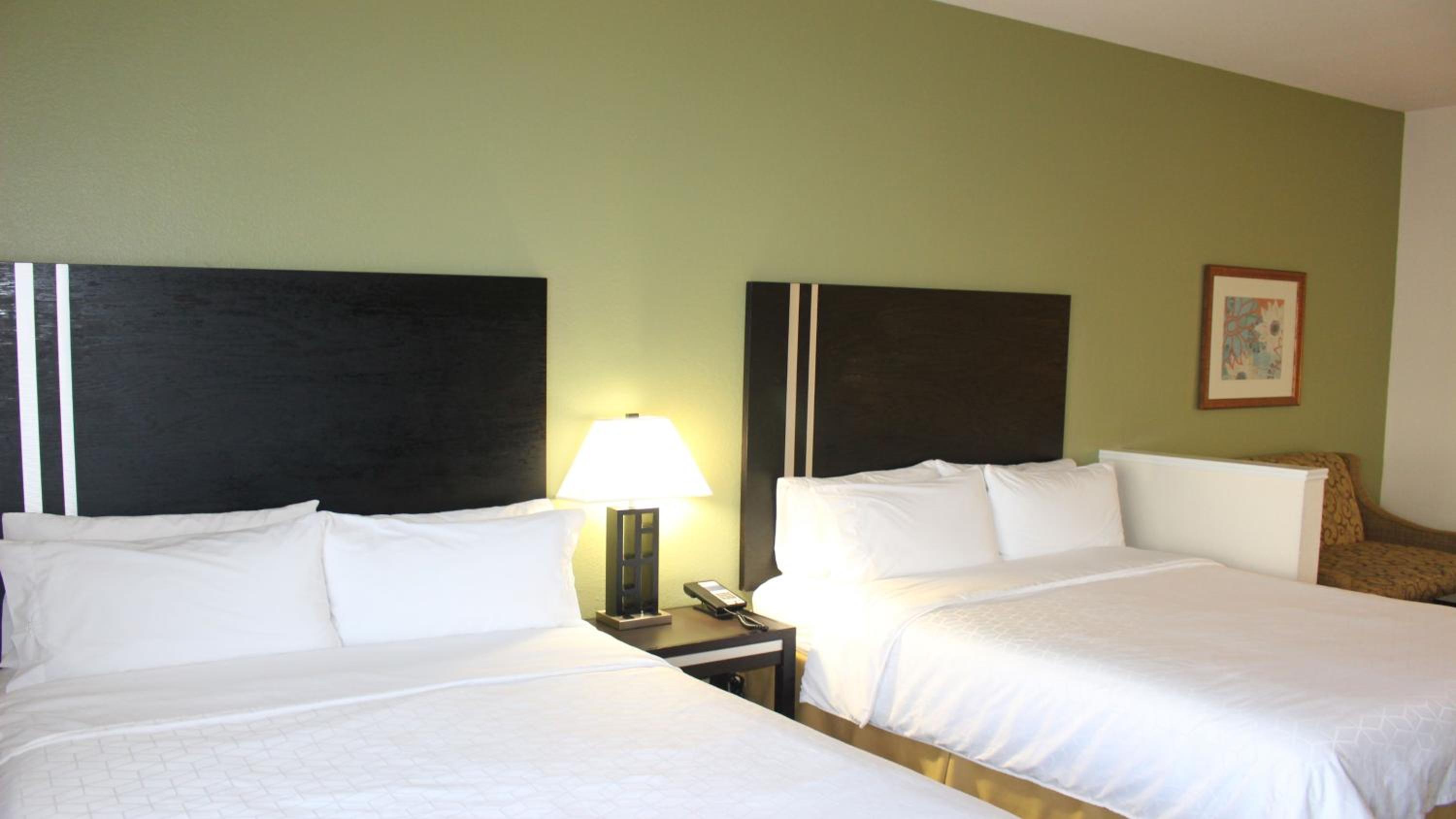 Queen Suite with Two Queen Beds - Photo 1