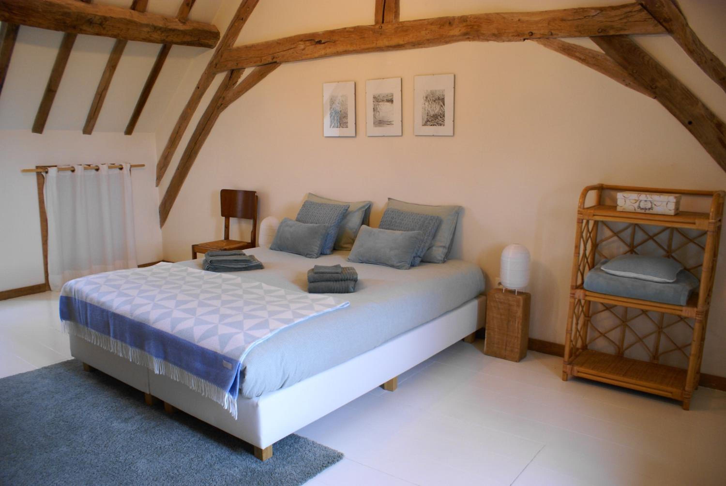 Quadruple Room with Bathroom - Photo 19