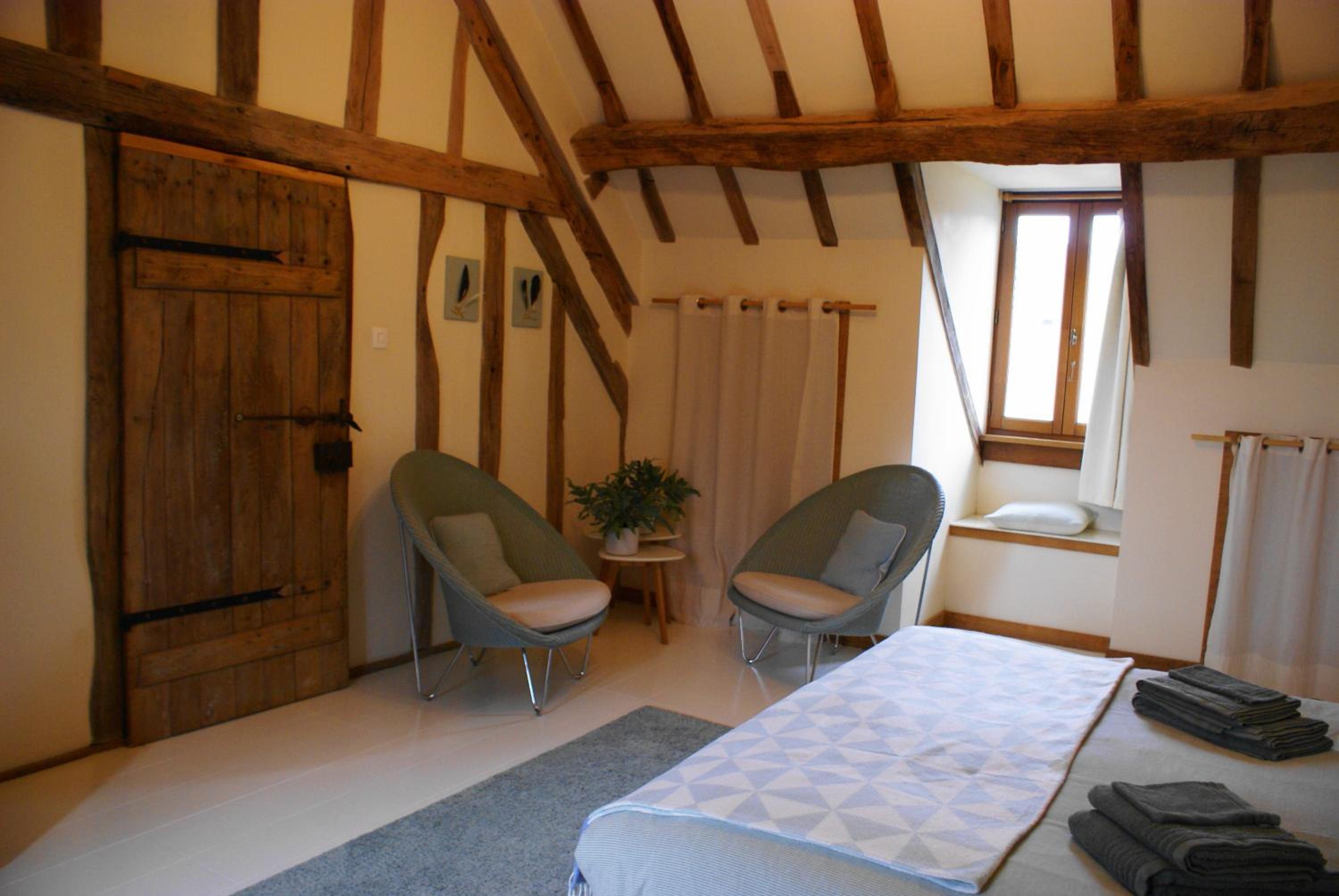 Quadruple Room with Bathroom - Photo 8