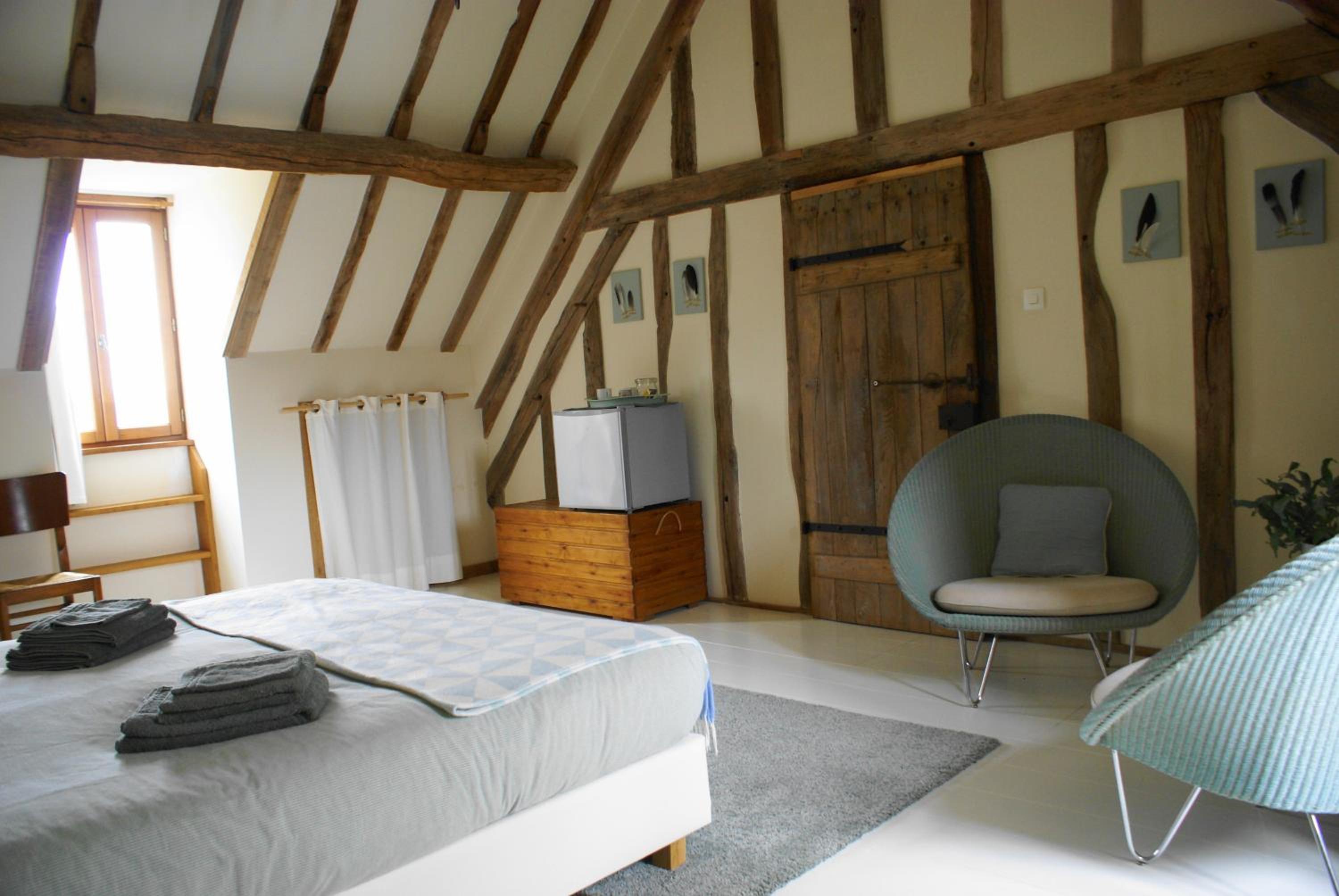 Quadruple Room with Bathroom - Photo 4