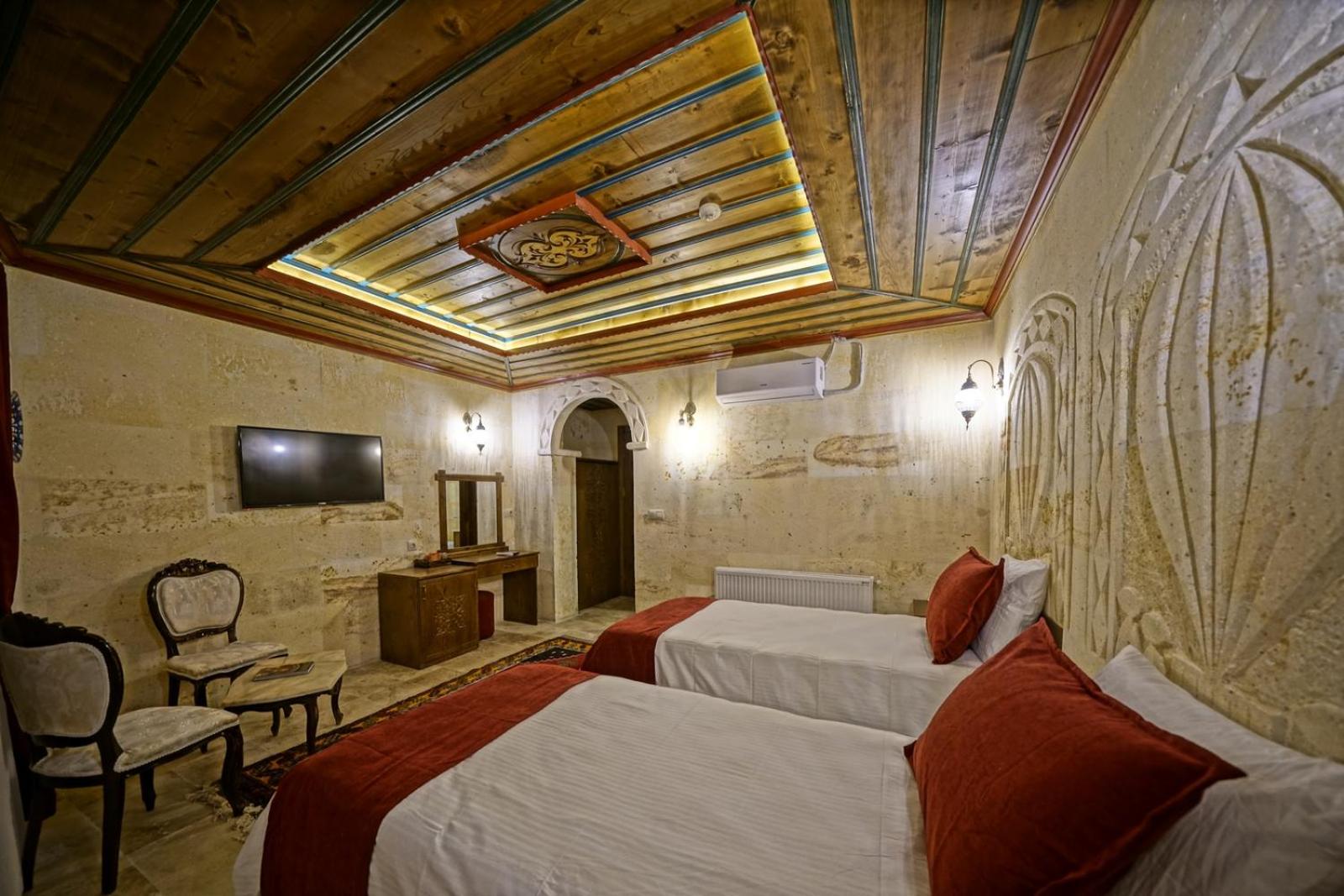 Standard Twin Room - Photo 11