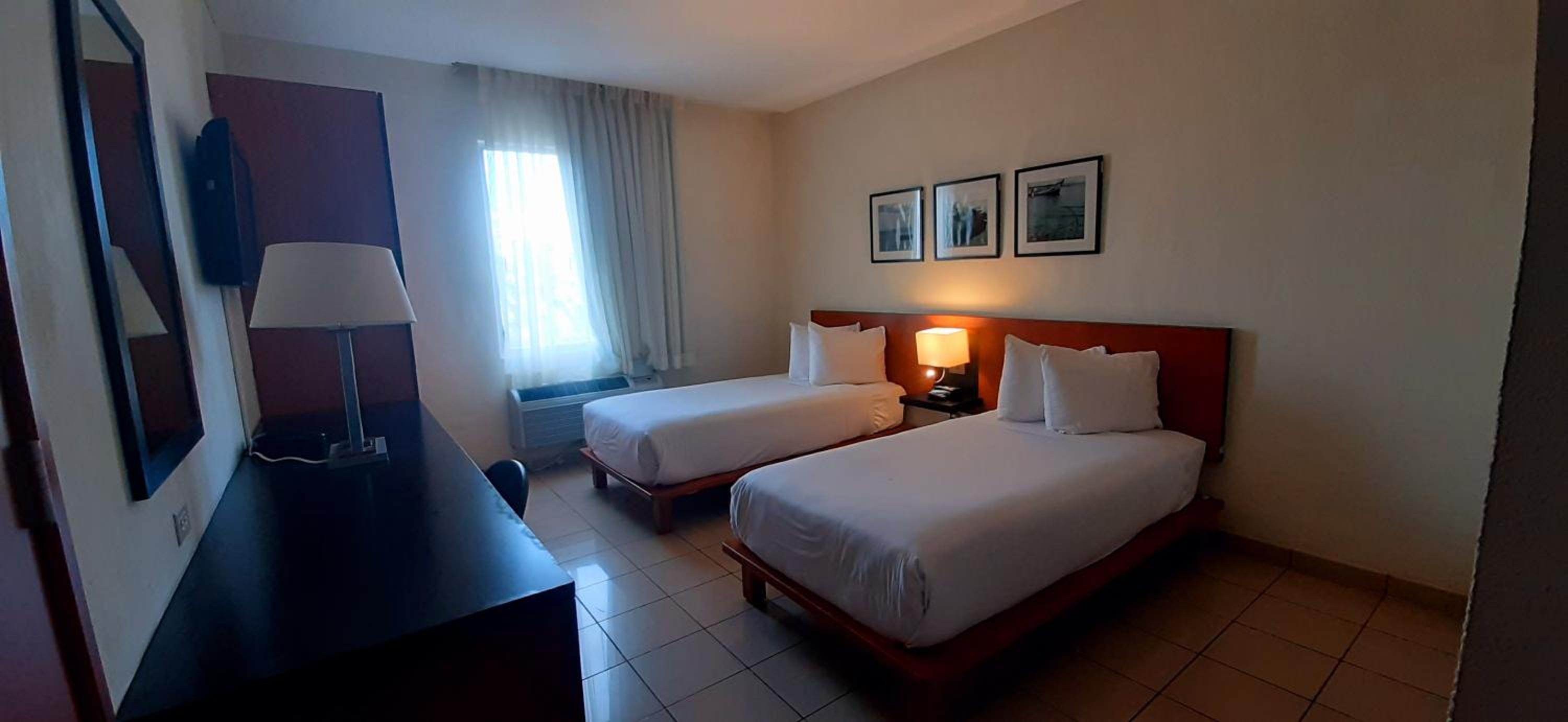 Twin Room - Photo 5